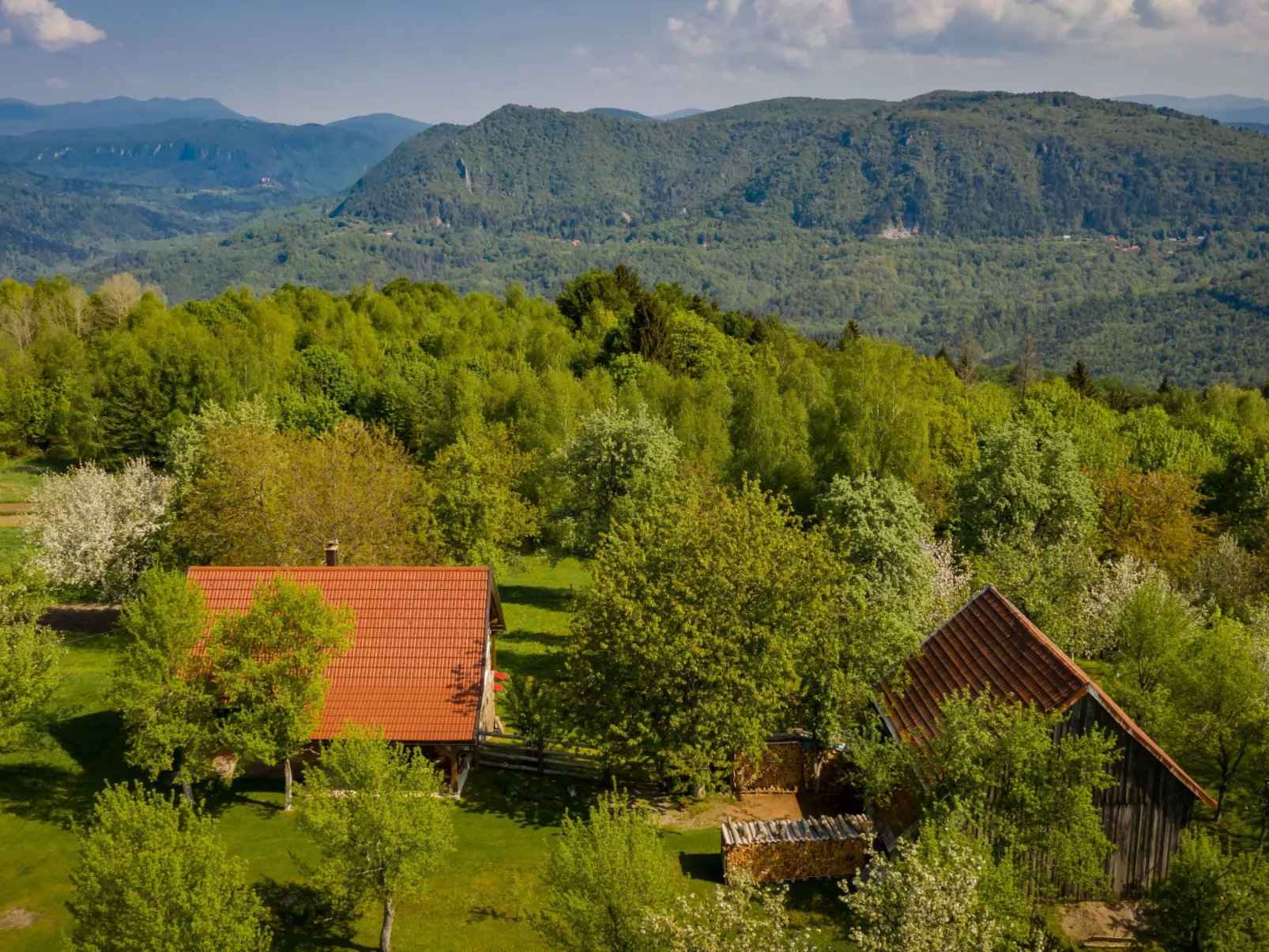 Haus in Sleme Skradsko mit Whirlpool und Parkplatz-Outside