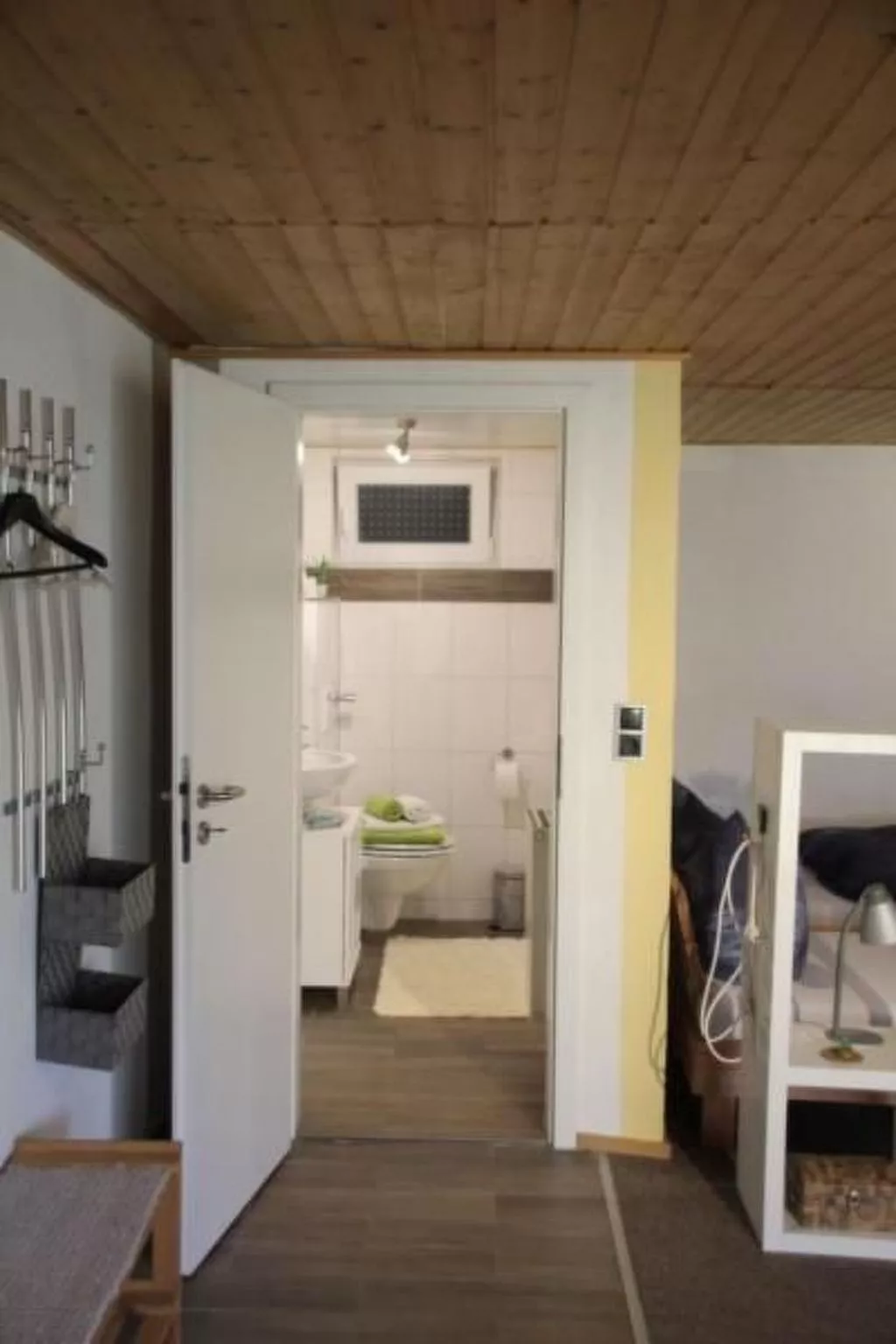 Loni in Viereth-Image-tags.info