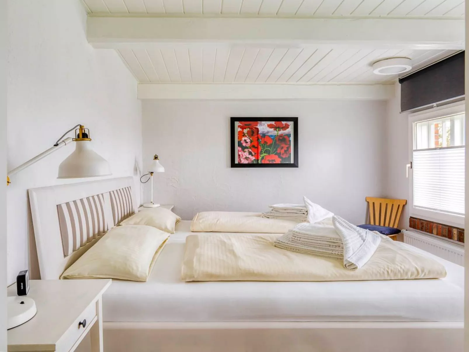 Reetdachhaus inmitten von Wiesen und Feldern-Dedans