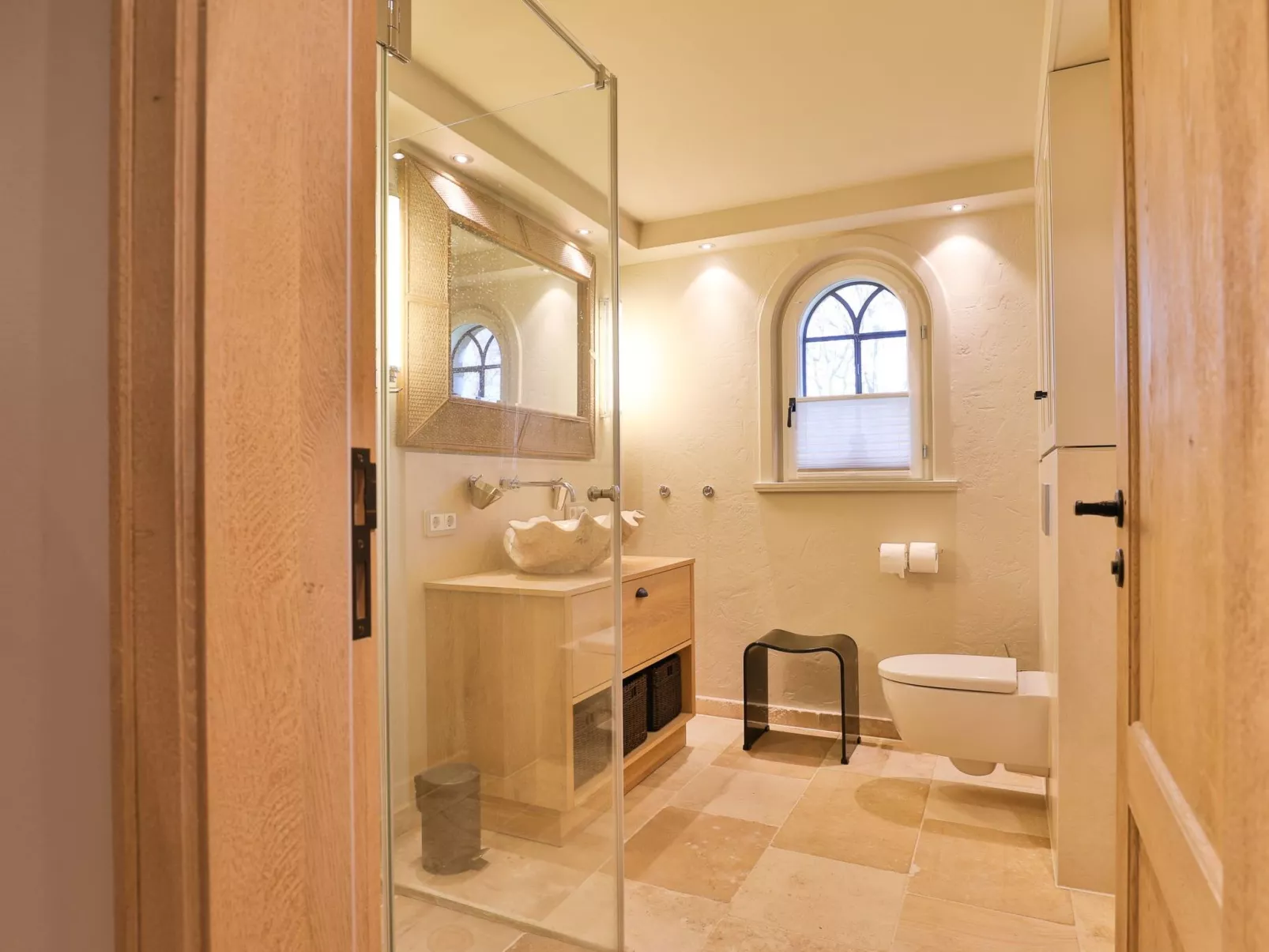 In Großmorsum mit Terrasse und Grill-Dedans