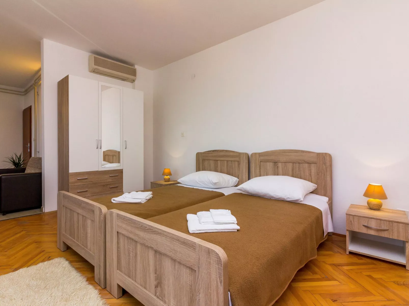 Haus in Vinkuran mit Pool und Bergblick-Inside