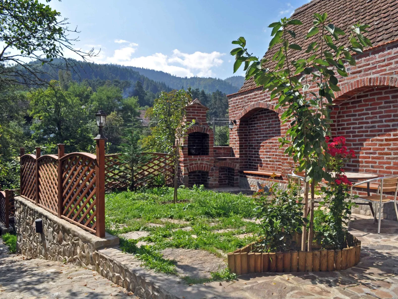 Casa Crina - rustikale Ferienvilla in Siebenbürgen-Outside