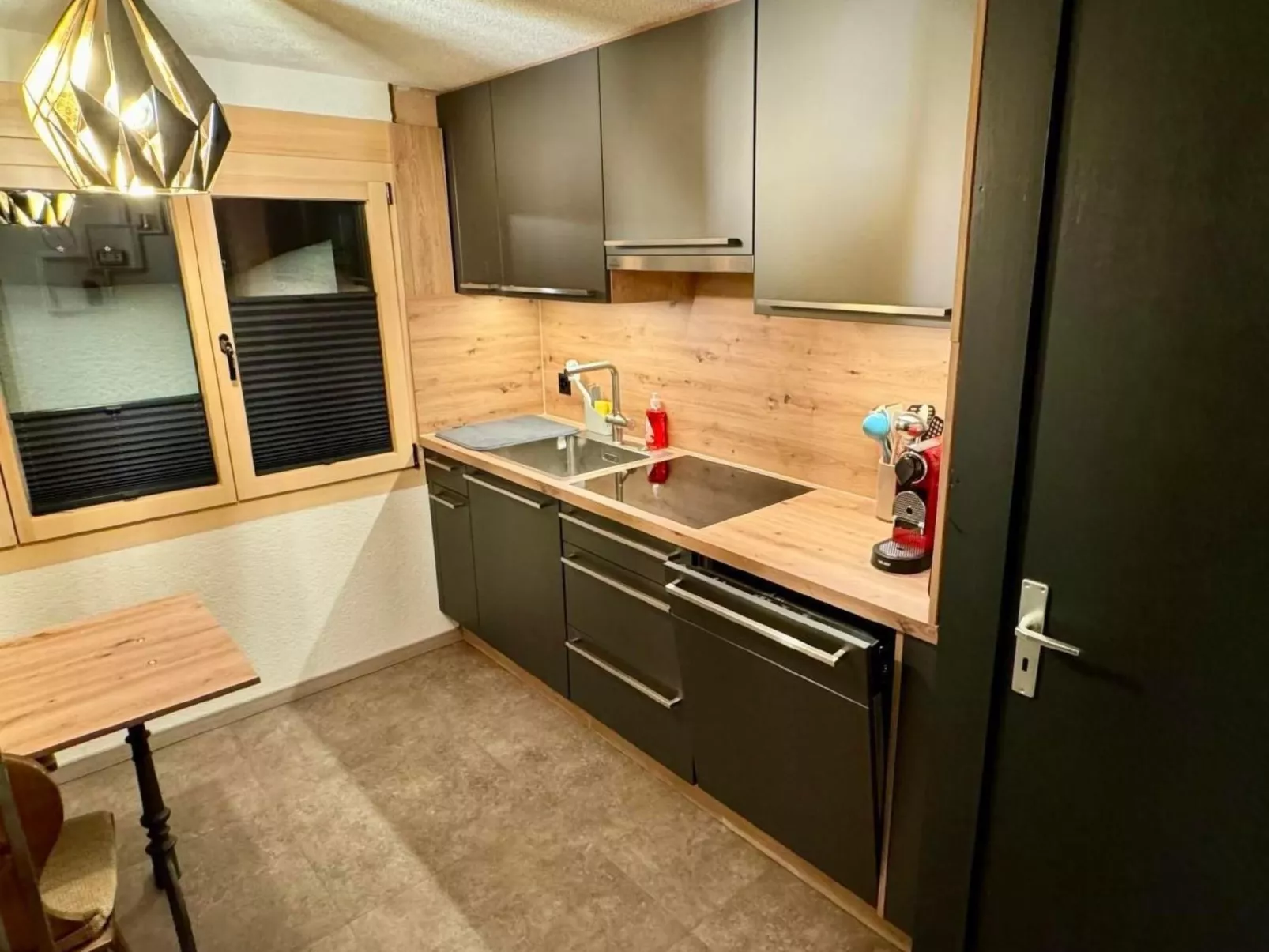 Brunni-Alpthal direkt an den Mythen-Bergen-Image-tags.info