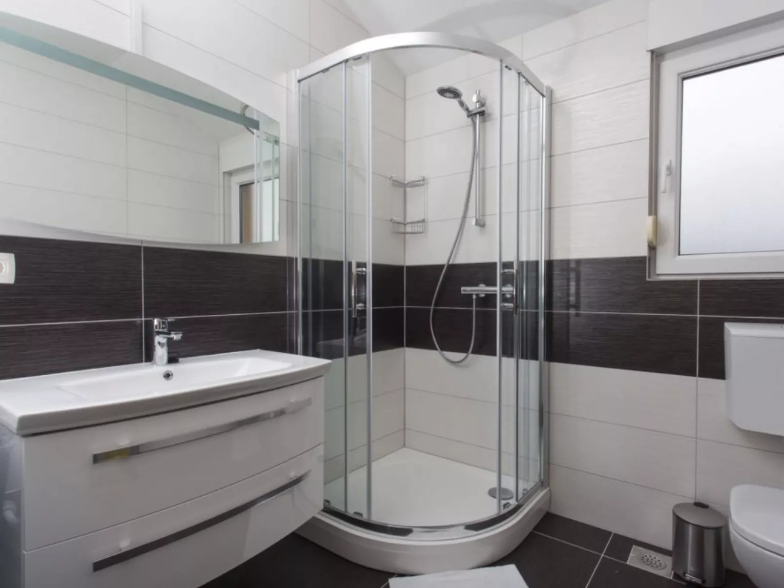 Moderne Meerblick ap.1 mit Pool und Terrasse bbq in der Nähe von Split Trogir-Inside