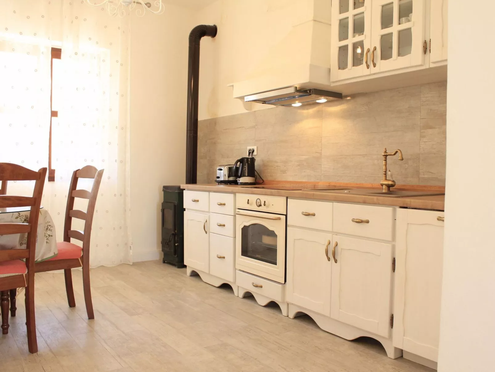 "Krajka" mit Blick auf das Wasser-Inside