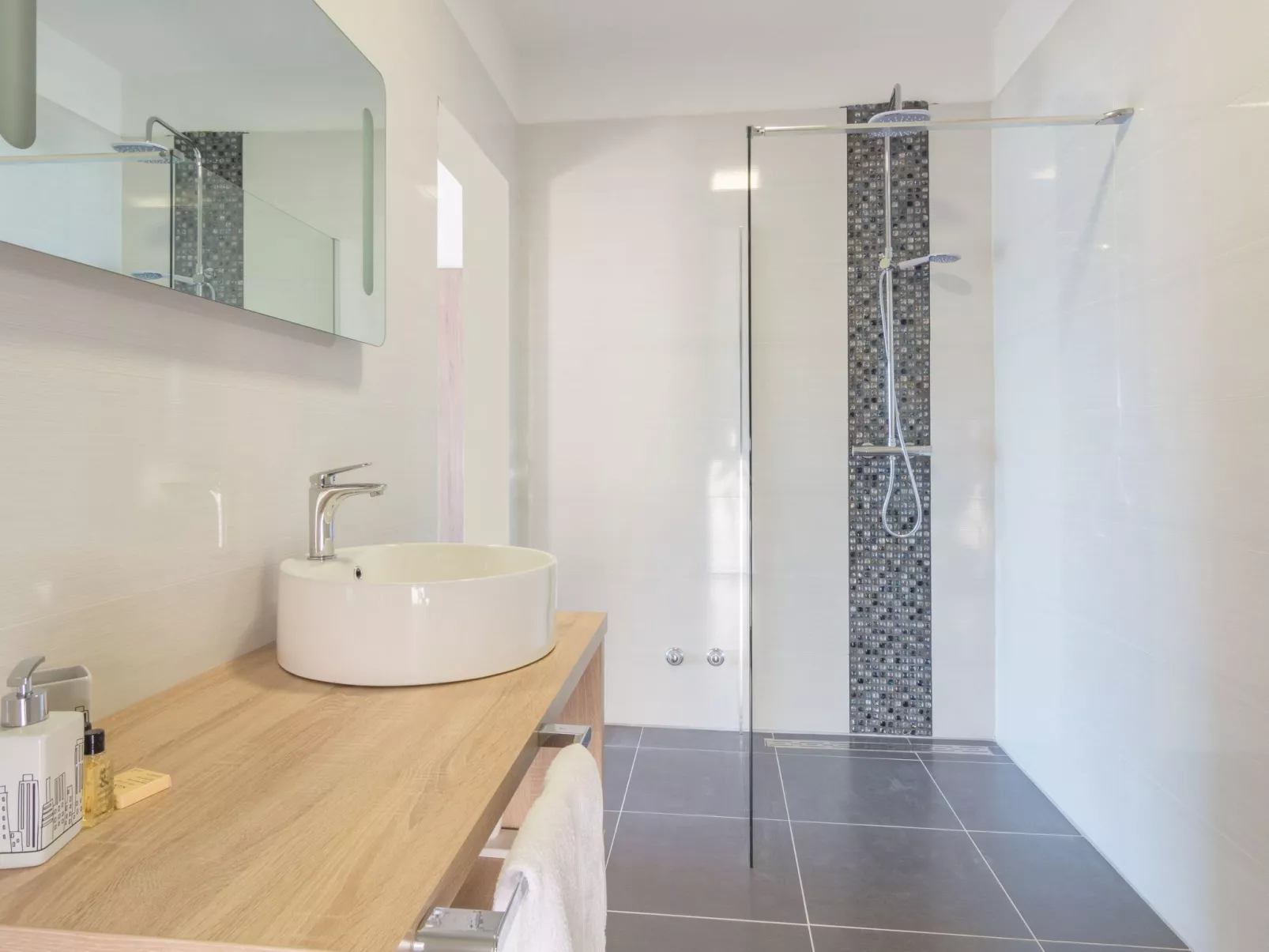 Villa "Lu-Ma" mit Blick auf das Wasser-Drinnen