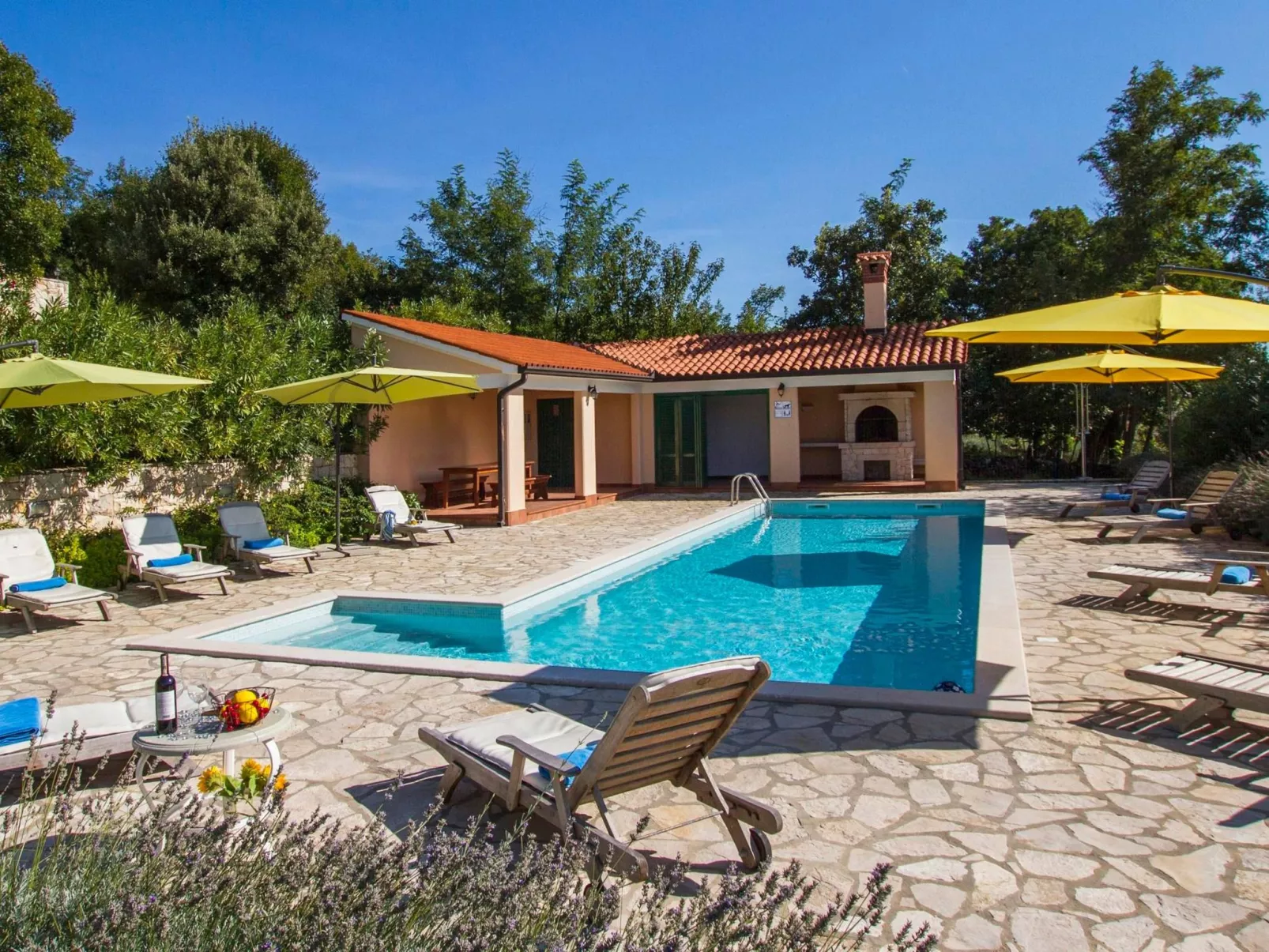 Familiäre 5-Schlafzimmer-Villa mit Gemeinschaftspools-Dehors