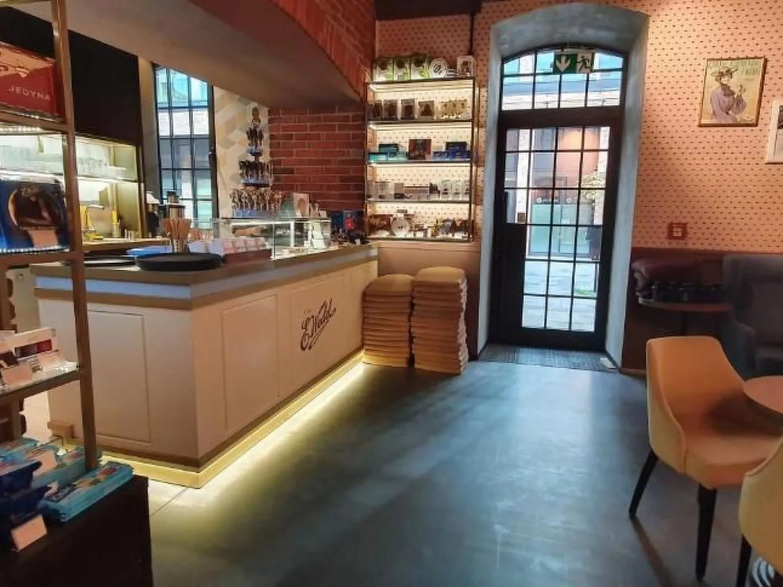 BESSERER PLATZ: Klassisches Warschau-Image-tags.info