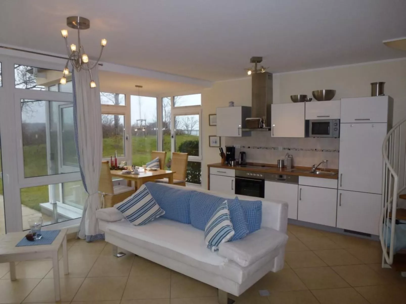 Mit großer Terrasse und herrlicher Aussicht-Dedans