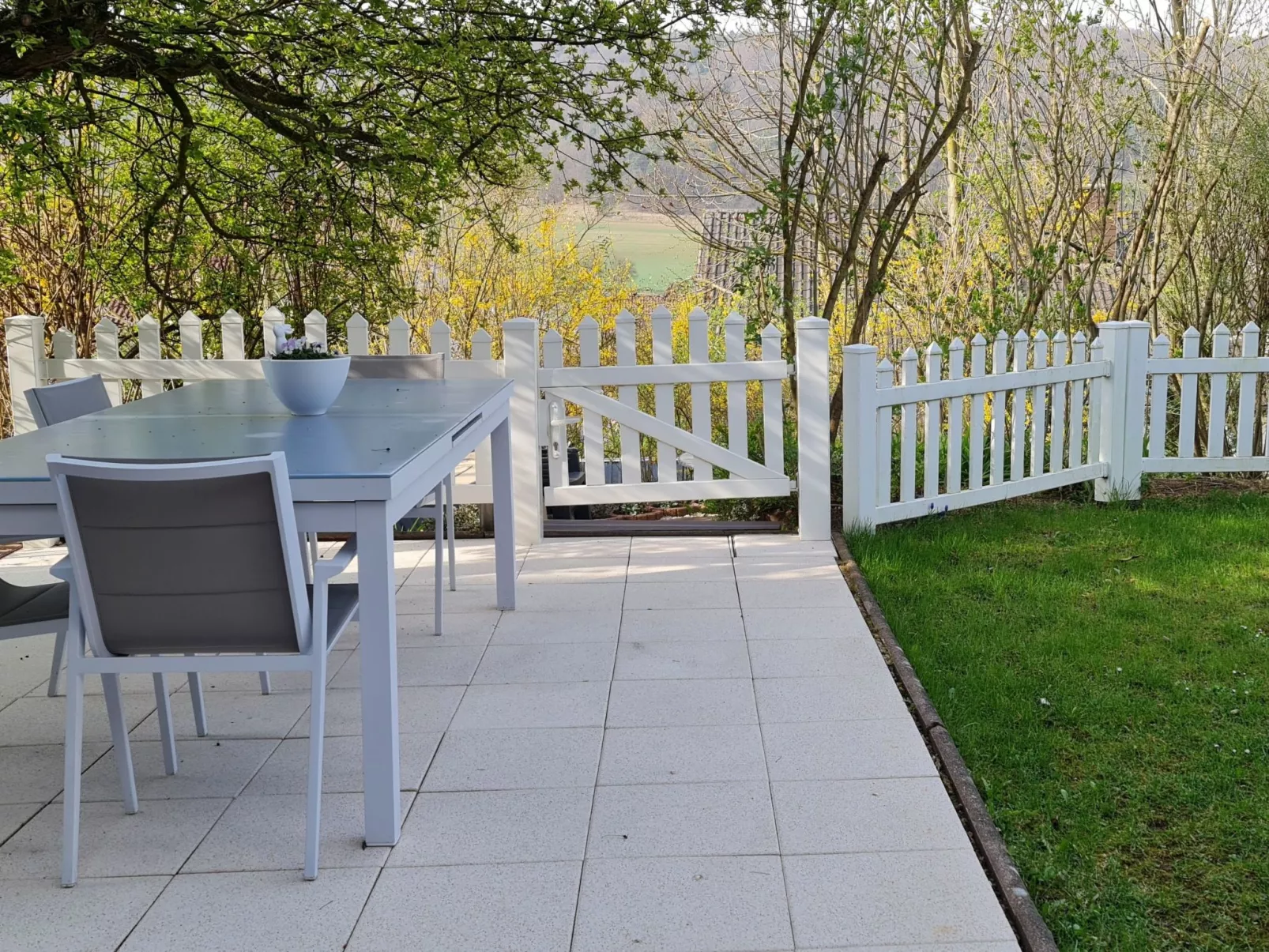 Wohnung mit Gartenzugang und Blick-Outside