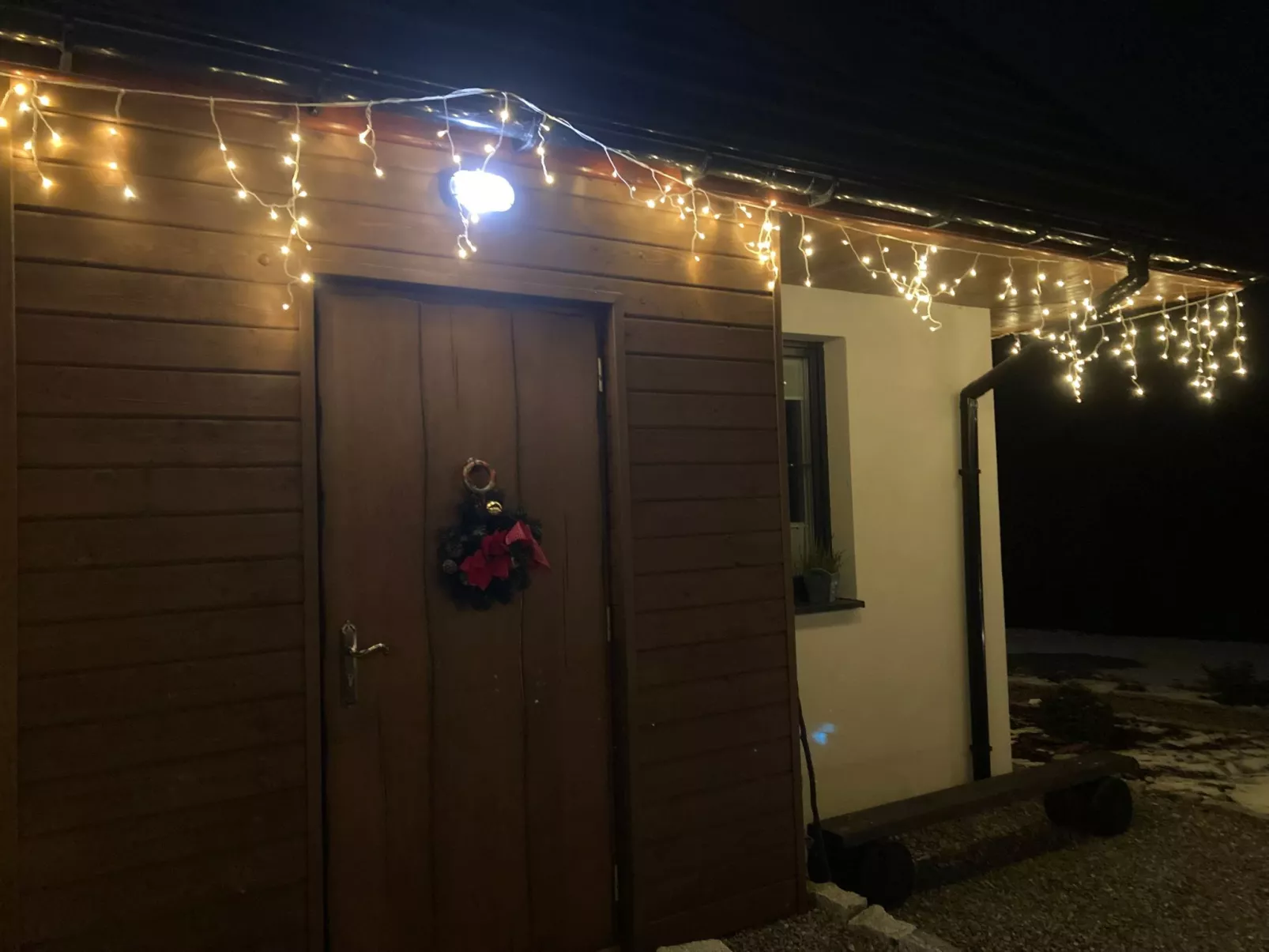 Tor der Berge - Hütte Wolf-Draußen