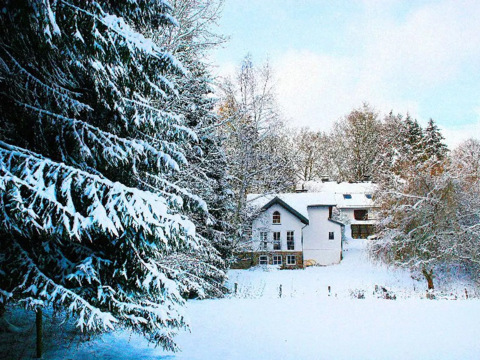Fachwerkhaus mit Garten, Grill und Terrasse-Draußen