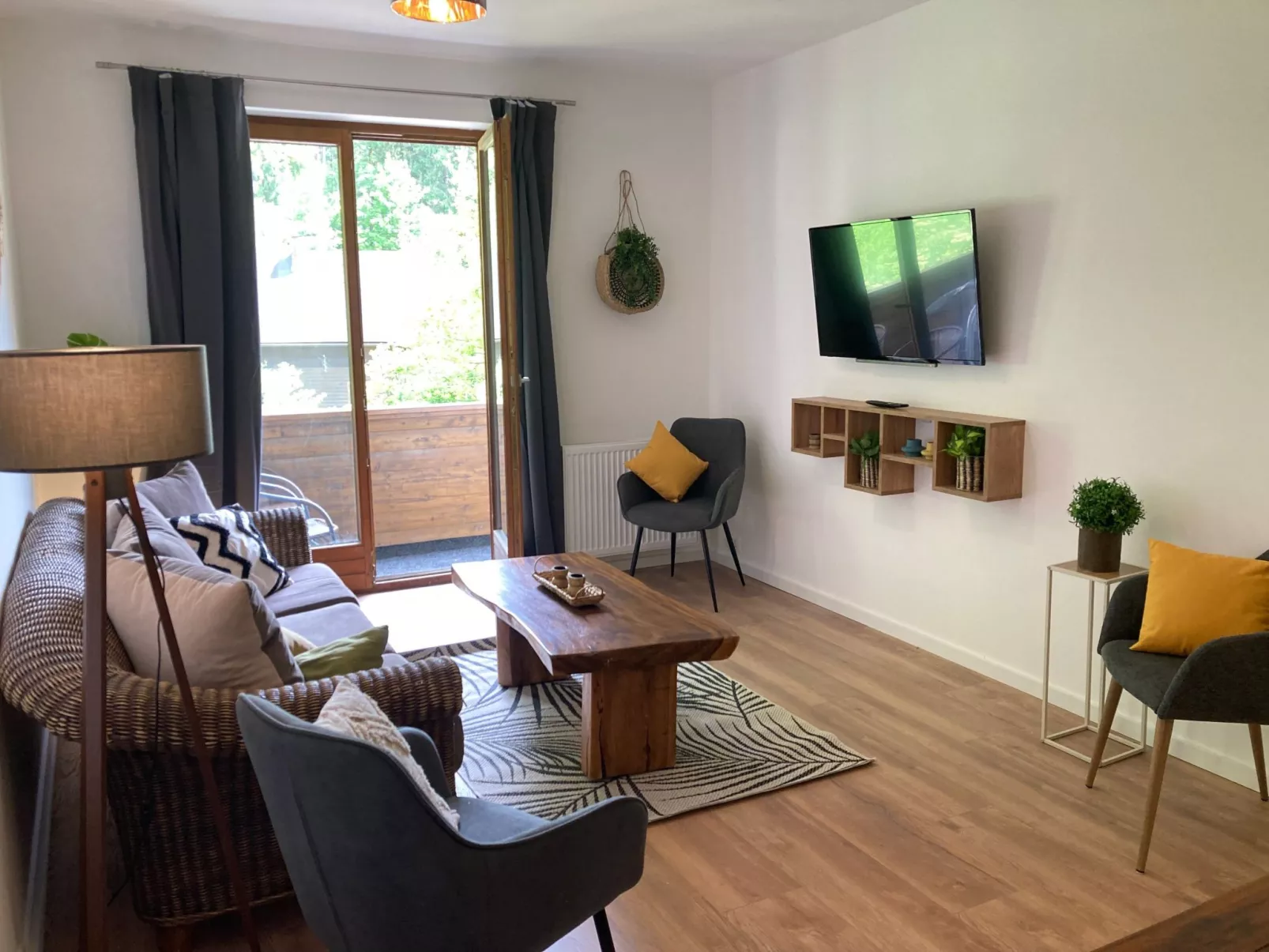 Wohnung mit Balkon und 2 Schlafzimmer-Drinnen