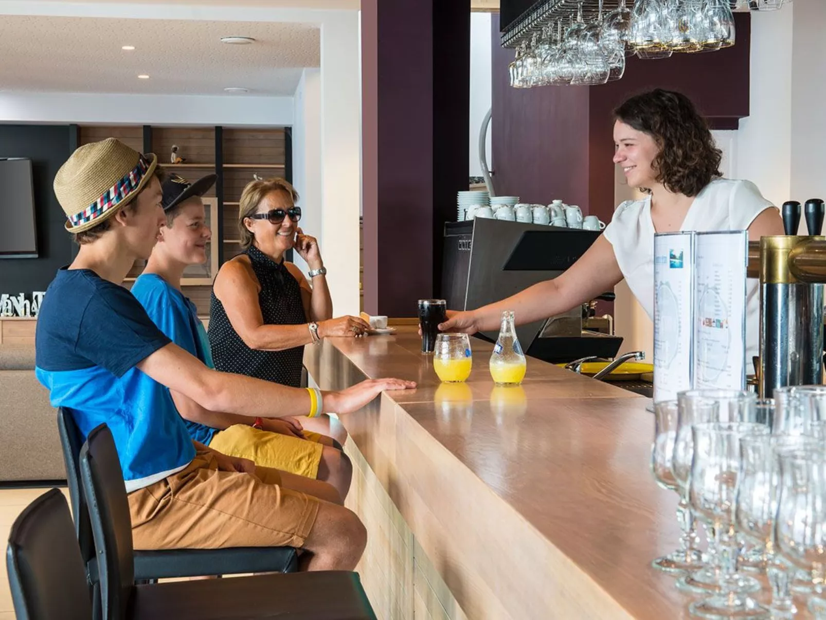 Wohnung mit Blick auf das Wasser-Inside