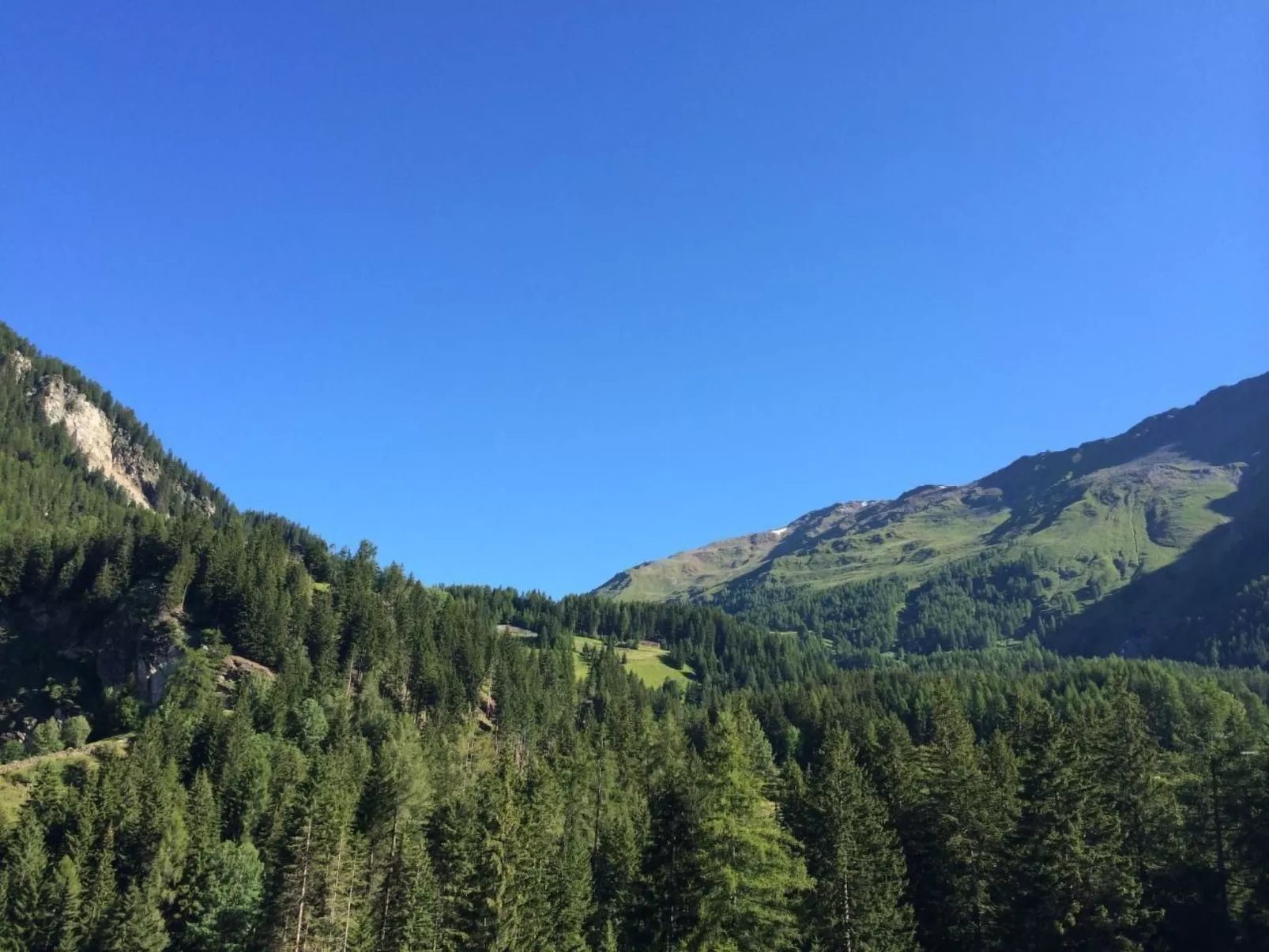 Charmantes 3.5 Zi Rustico-Draußen