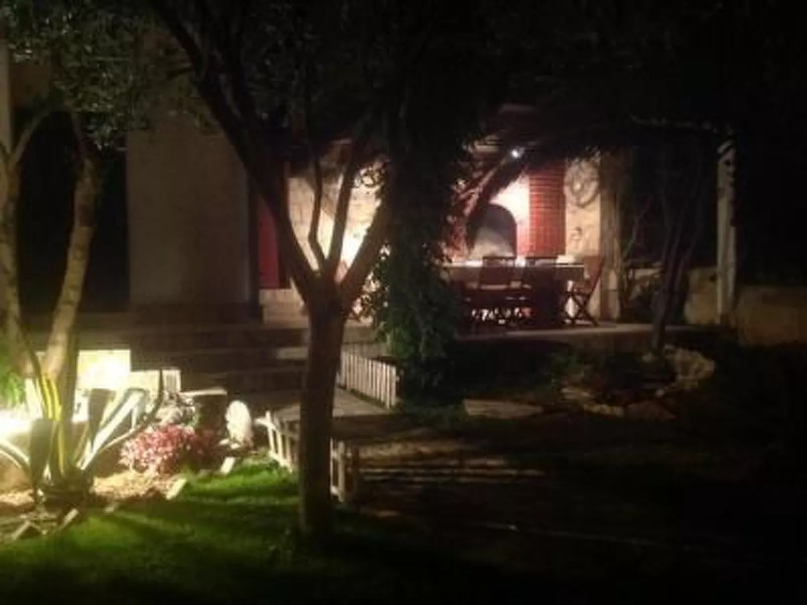 Mit Garten, Grill und Terrasse-Draußen