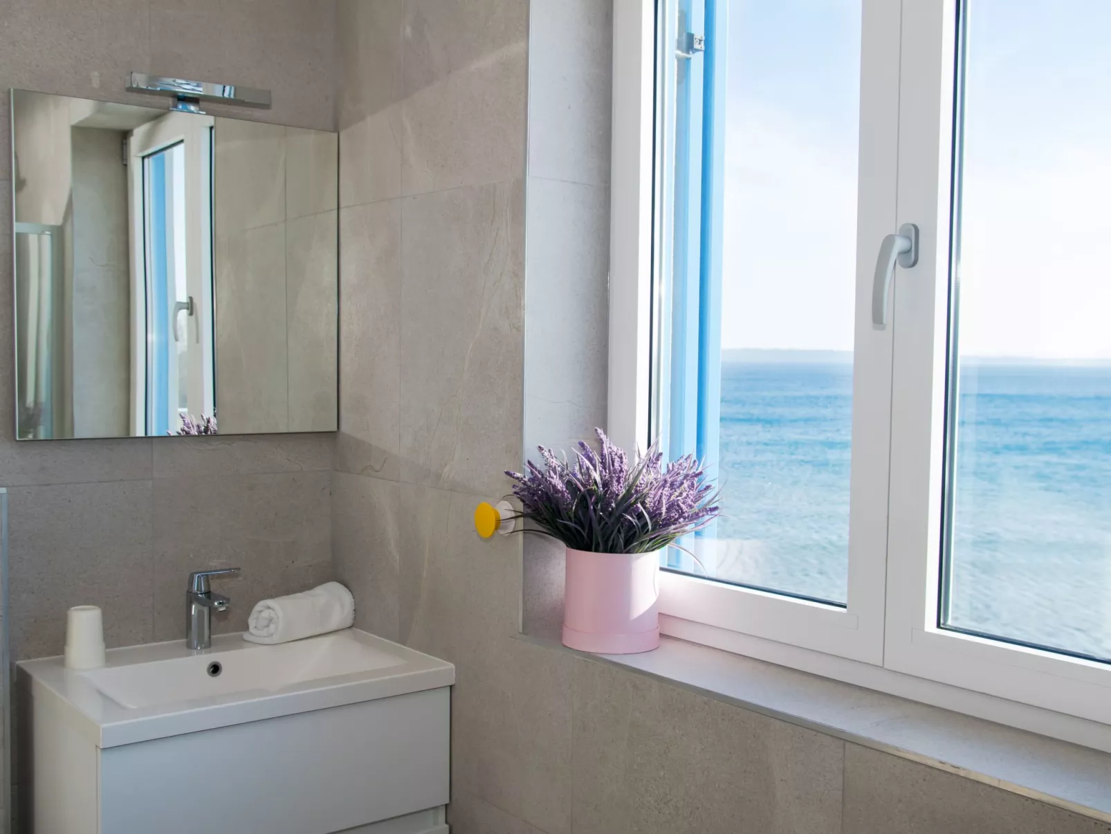 "Miri Melon" mit eigenem Pool-Drinnen