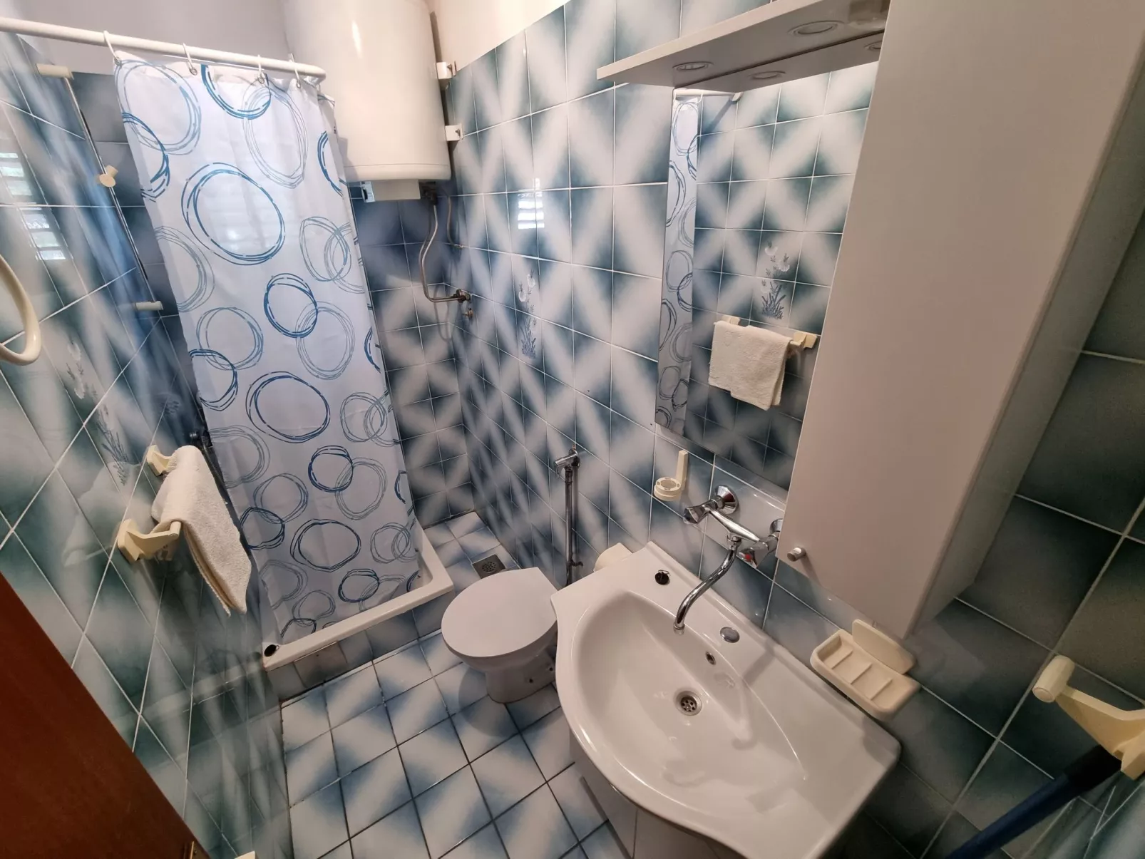 Wohnung mit Balkon mit Meerblick-Drinnen