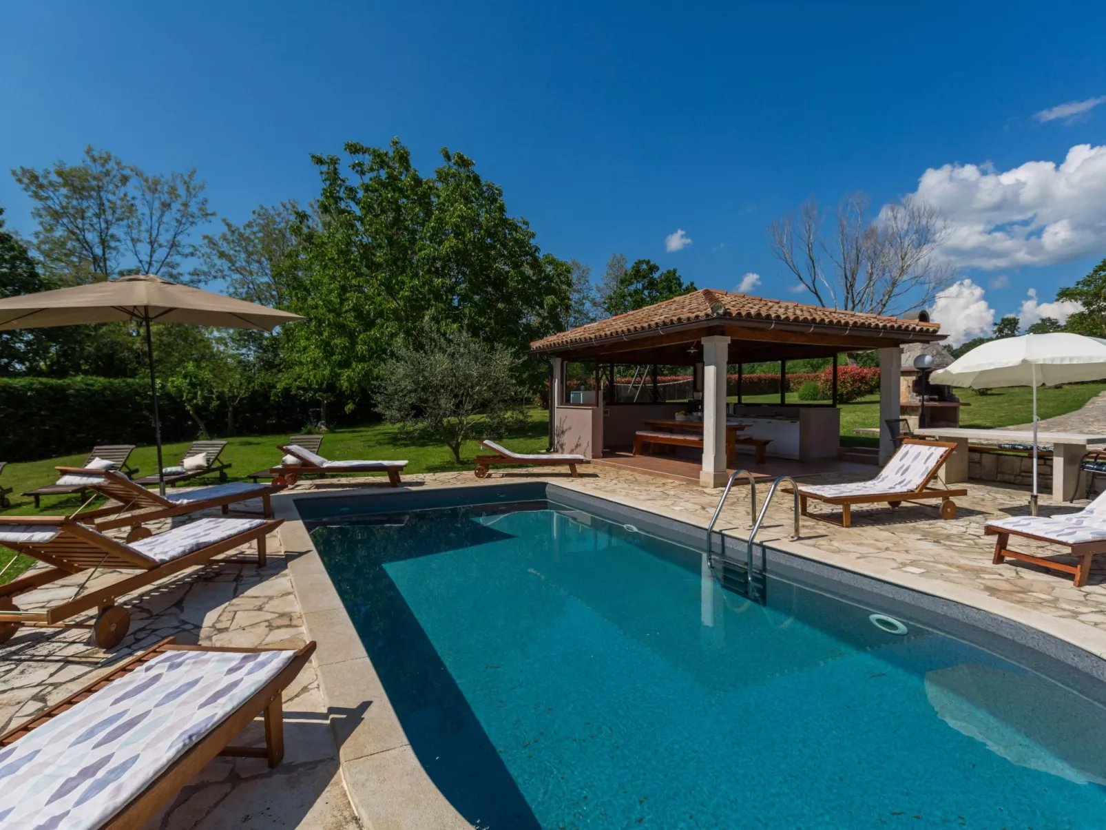 Villa Morena-Draußen