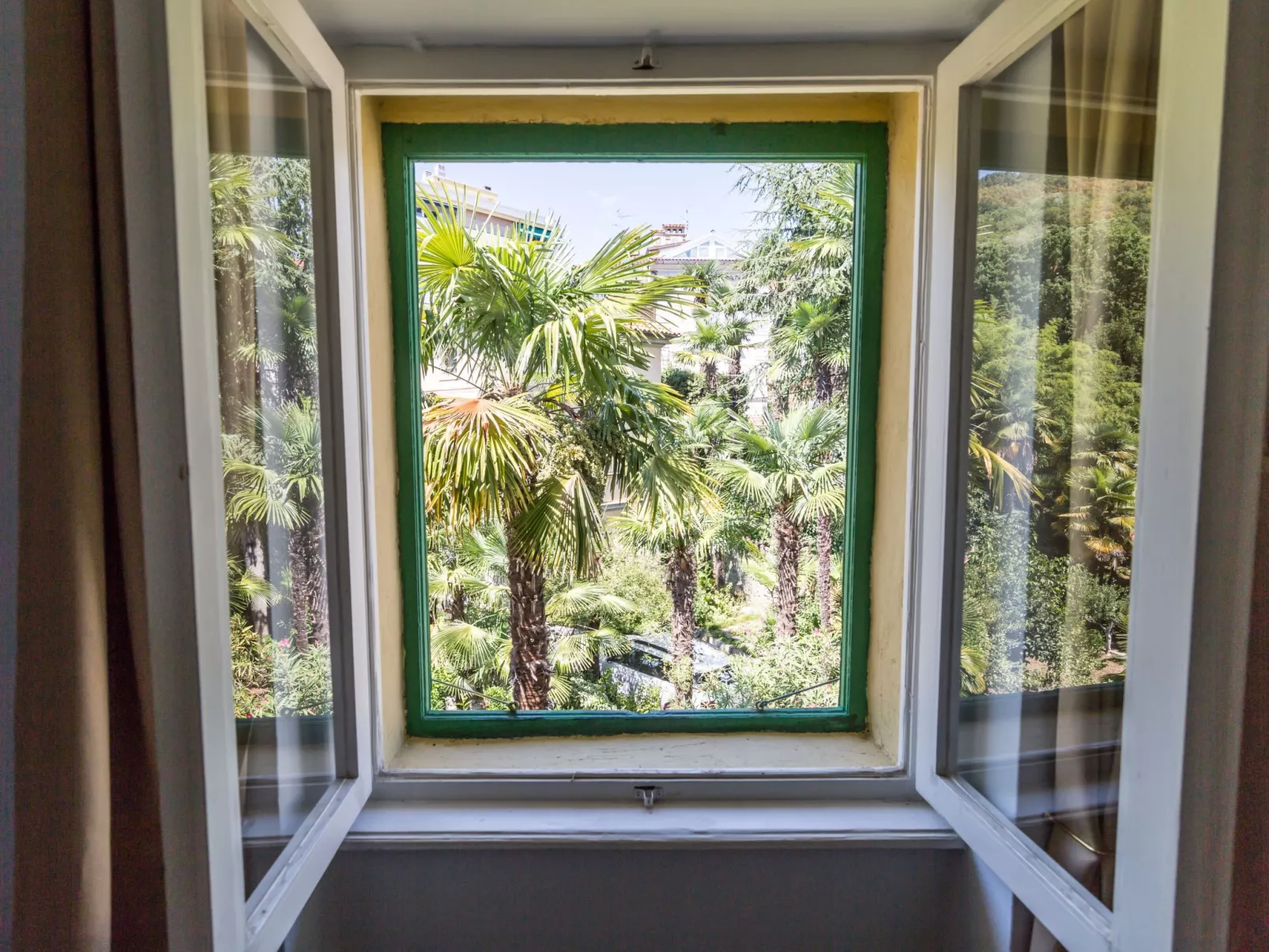 "Penthouse" mit Blick auf das Wasser-Drinnen