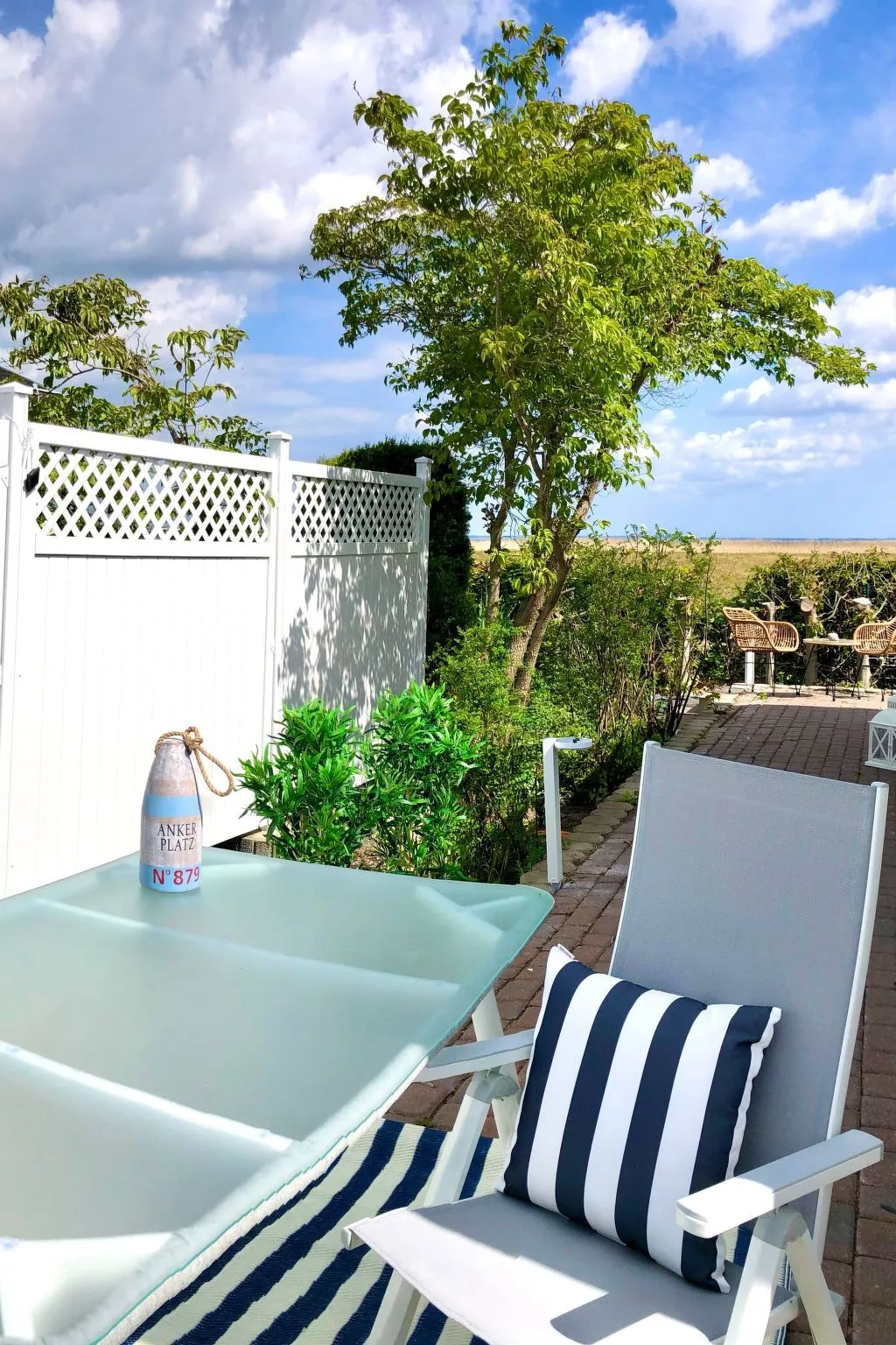 Strandhaus am Wasser-Image-tags.info