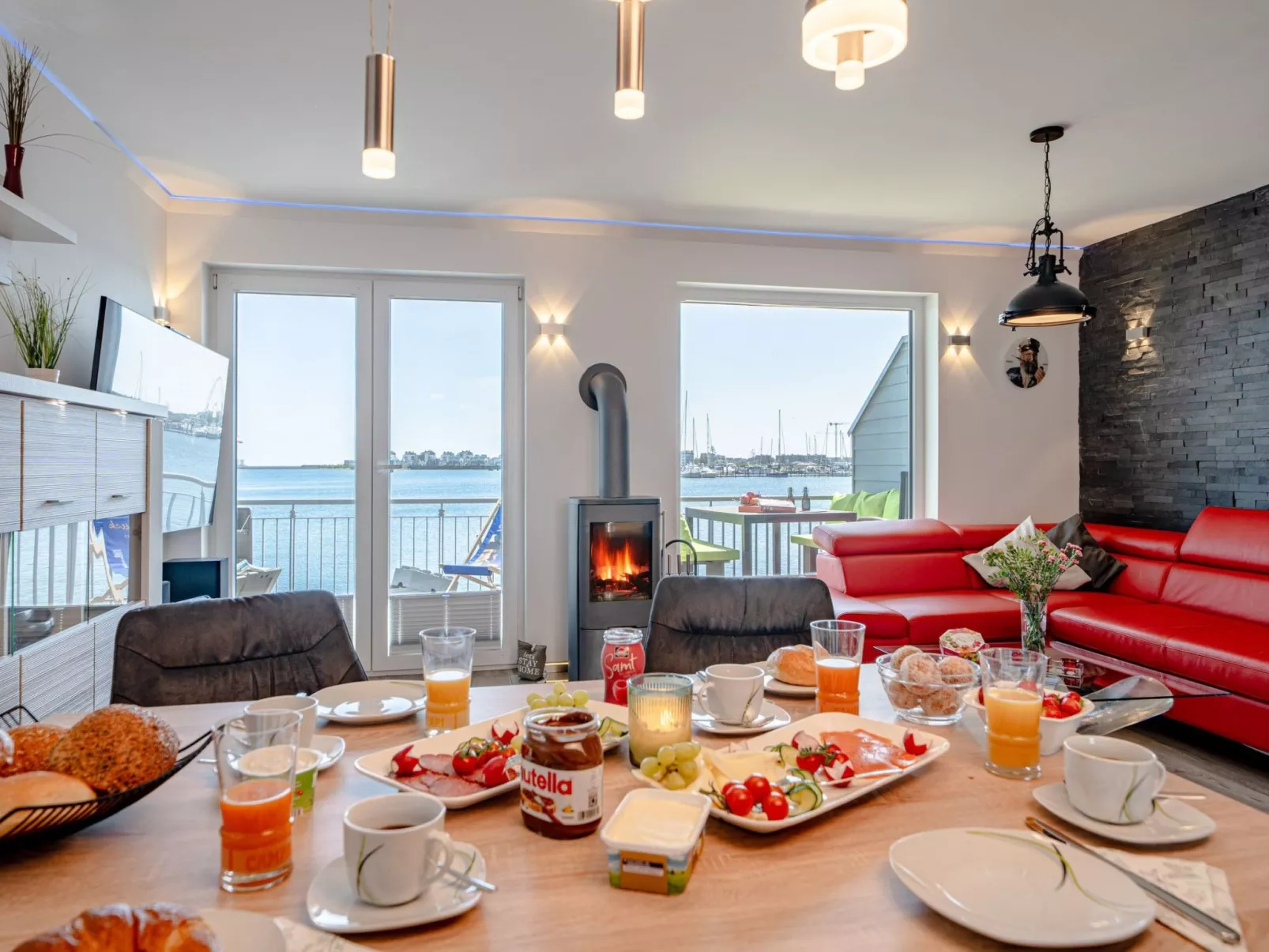 Schleivilla Kapitän James Cook2,  Löwen Dart HB8-Drinnen