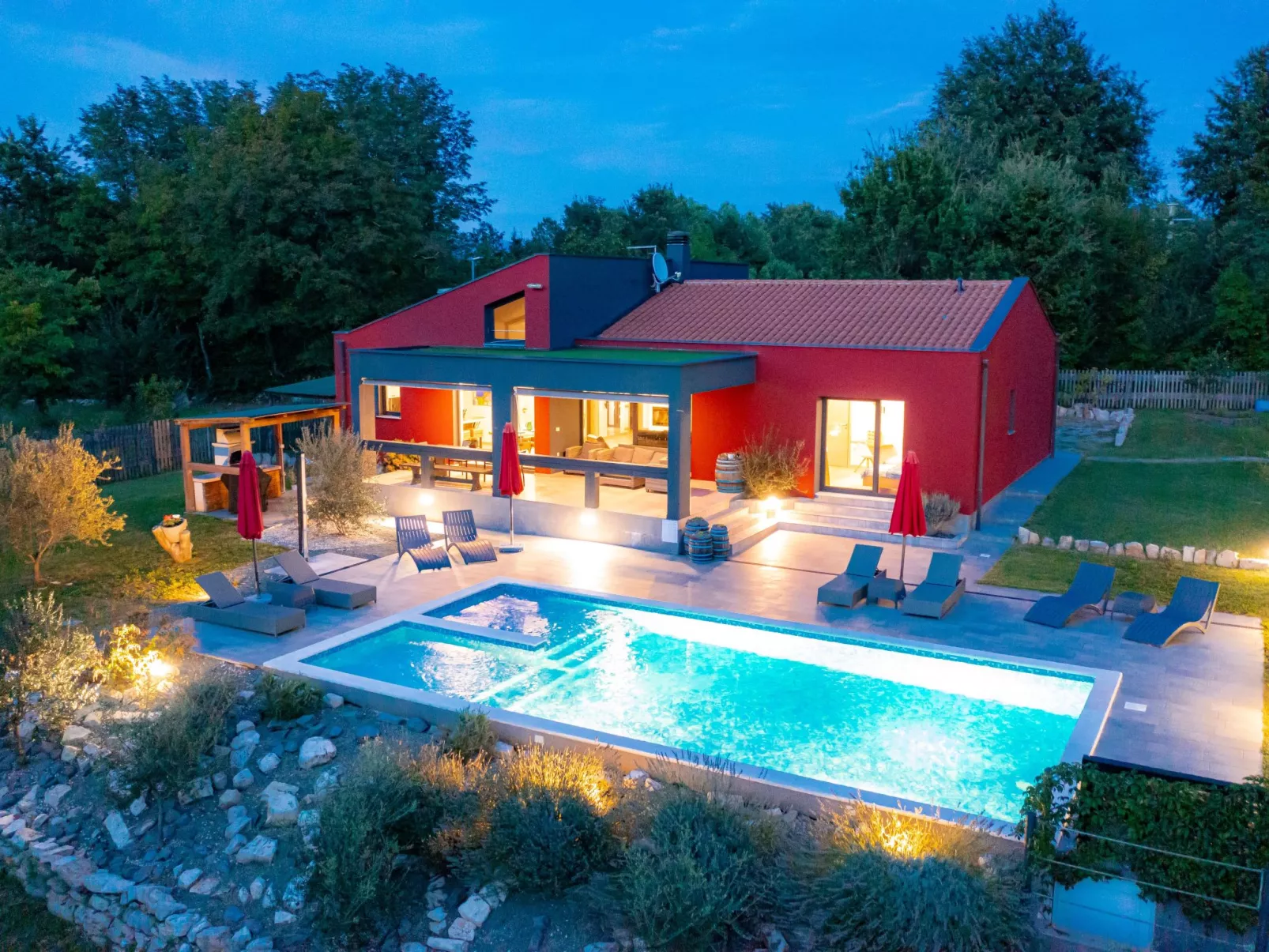 Red House Kraj Drage - Grüne Oase der Ruhe-Drinnen