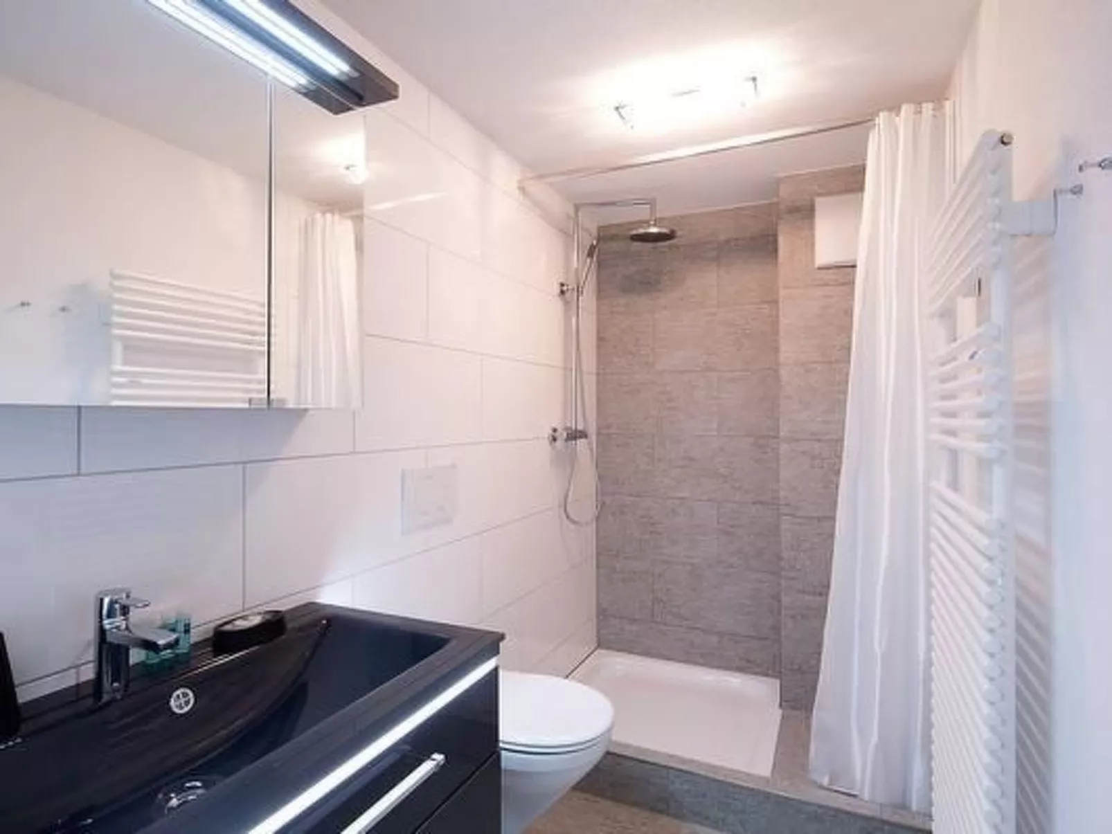 Sirena-Image-tags.info