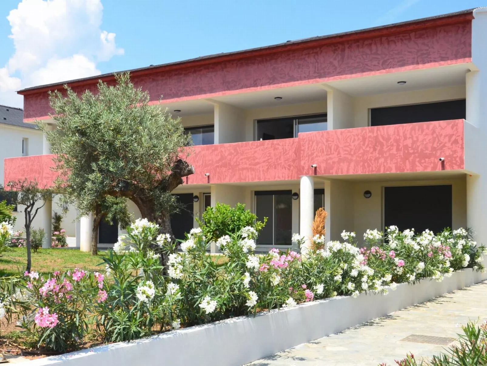 Marea Resort Wohnung mit Schwimmbad-Draußen