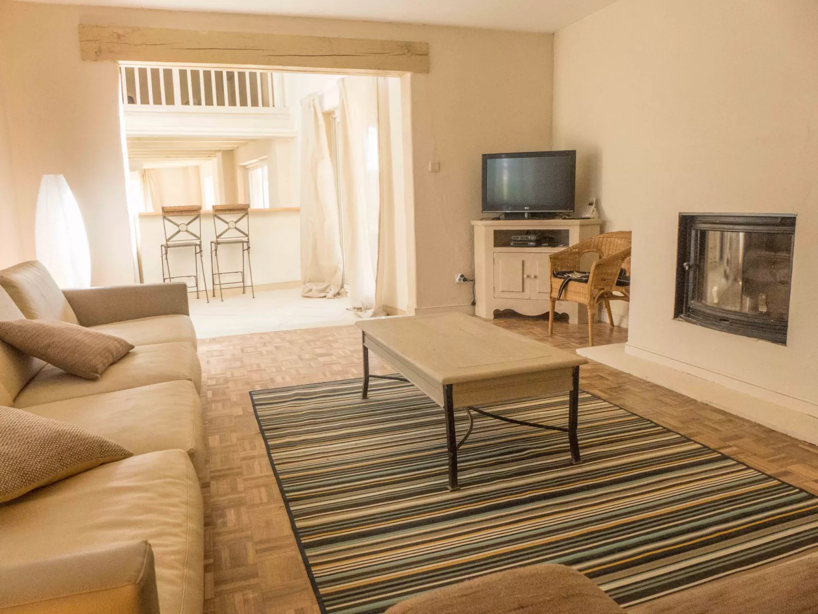 Villa mit Garten, Grill und Terrasse-Drinnen