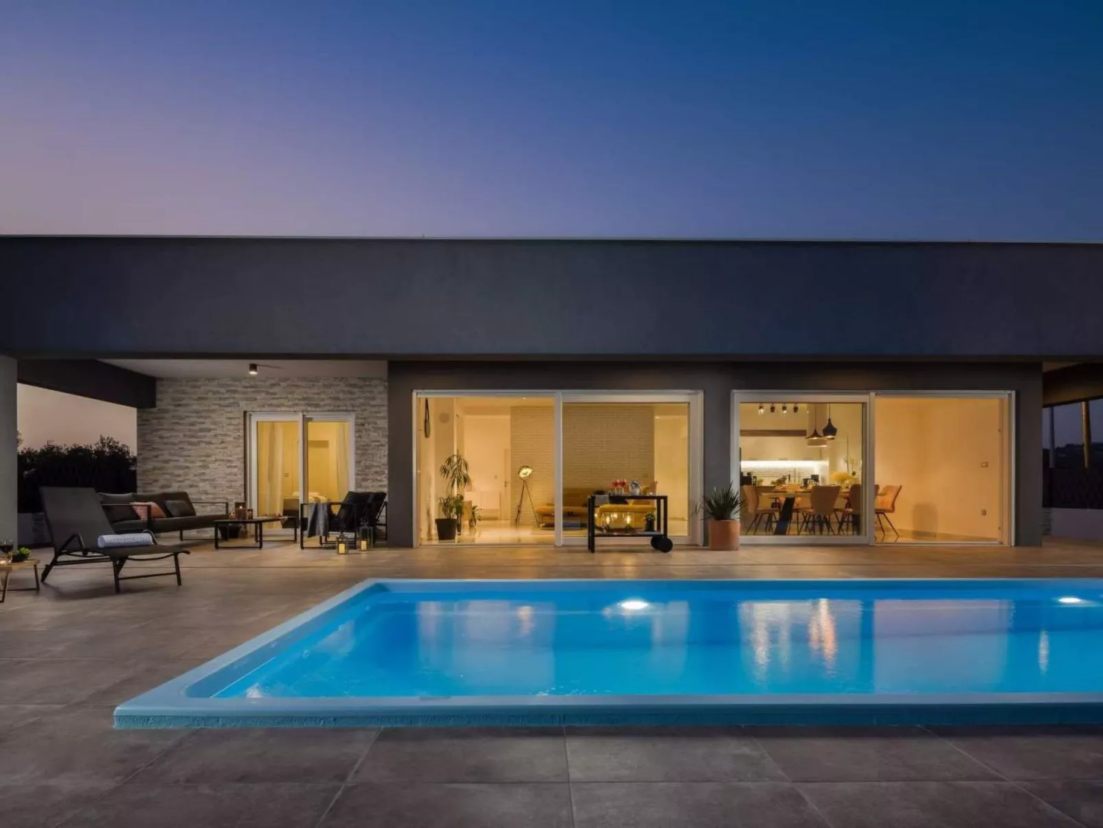 Villa Millenium-Outside