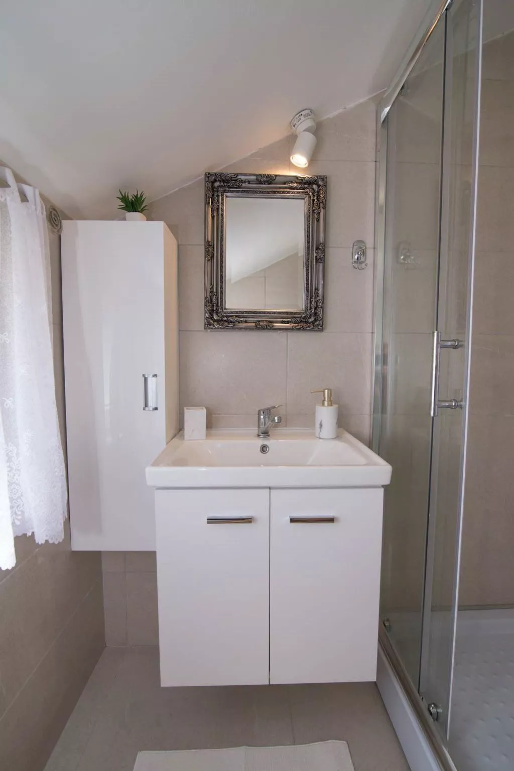 Tia Appartement mit Meerblick-Drinnen