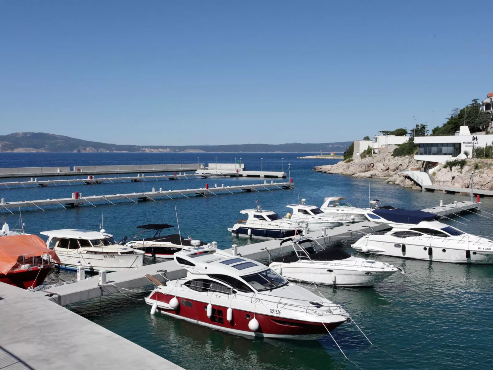 Wohnung mit Terrasse, 200m vom Strand entfernt-Outside
