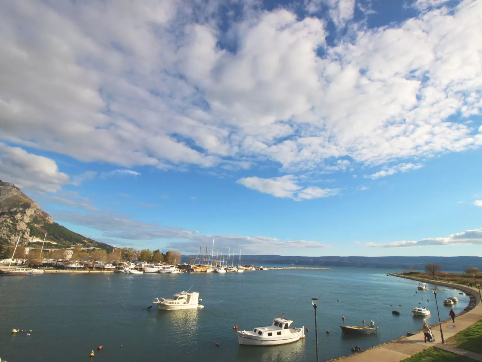 Stylisches Studio mit atemberaubendem Ausblick-Draußen
