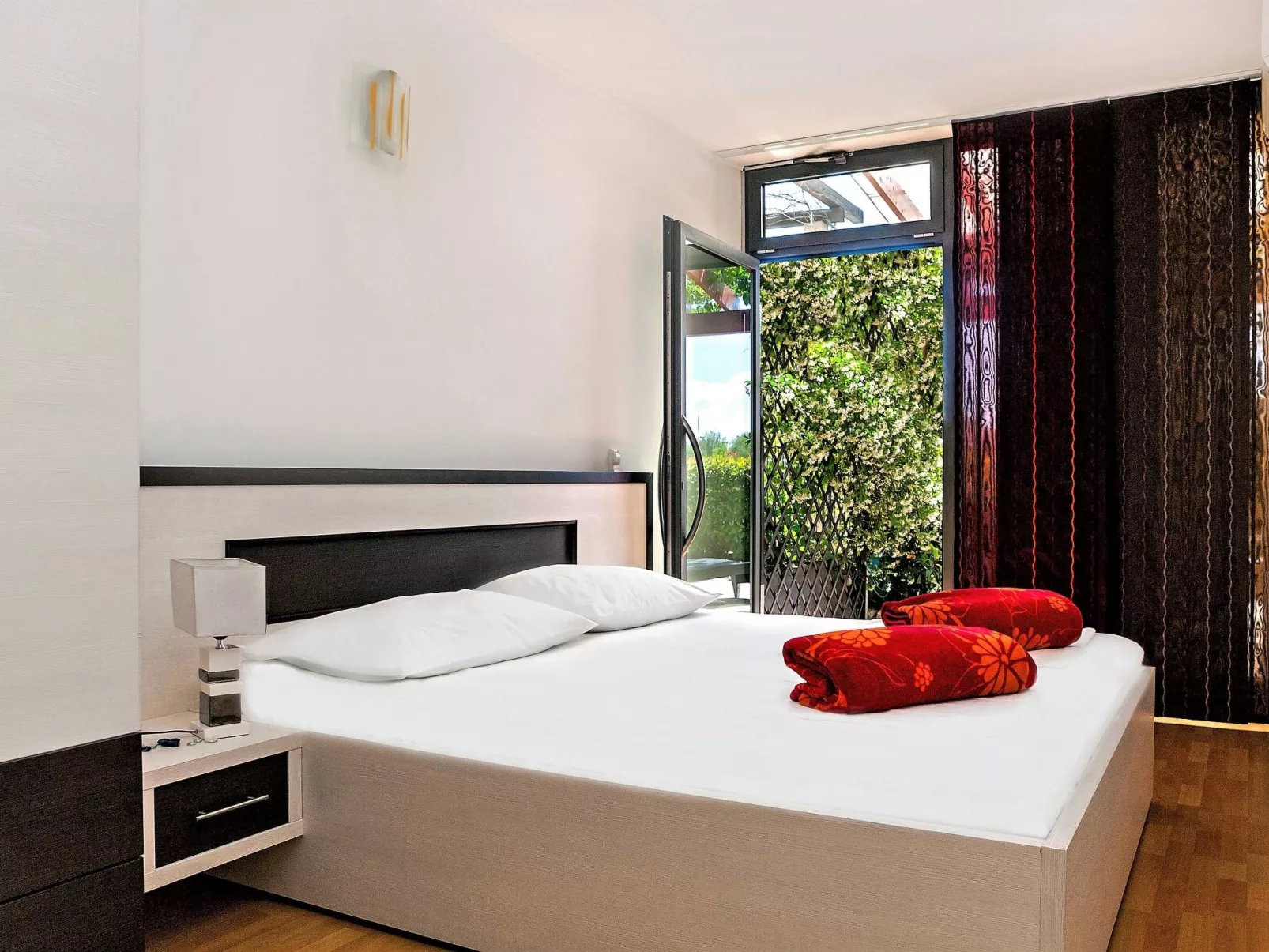 Ein luxuriöses Apartment in der Nähe des Zentrums, am Flussufer-Inside