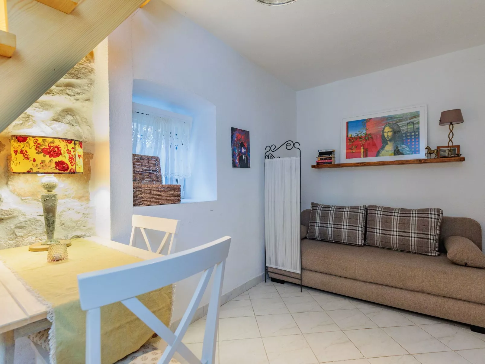 Traditionelles Steinhaus am Meer in Preko-Drinnen