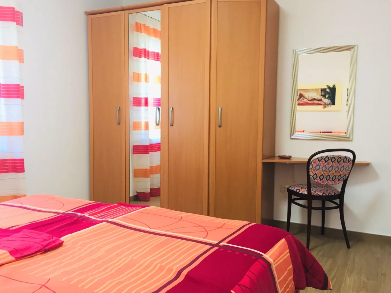 Klimatisierte Ferienwohnung in Okrug Gornji mit Gepflegtem Garten und Seeblick-Inside