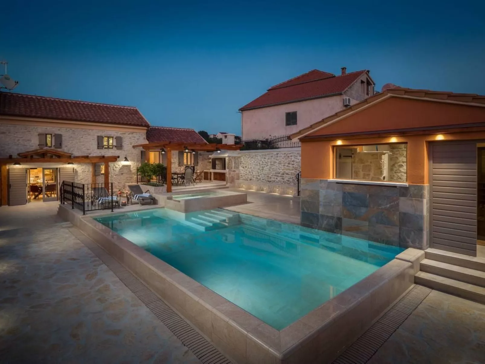 Villa Josipovi Dvori-Dehors