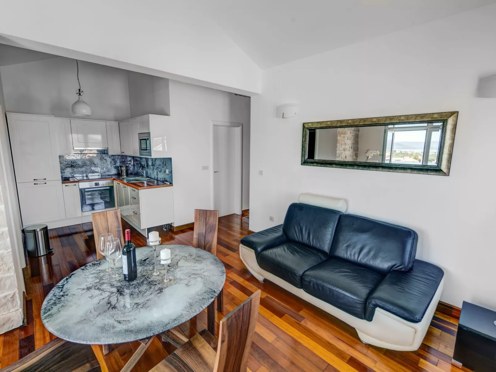 Wohnung für 4 Personen mit Whirlpool und Schwimmbad-Drinnen