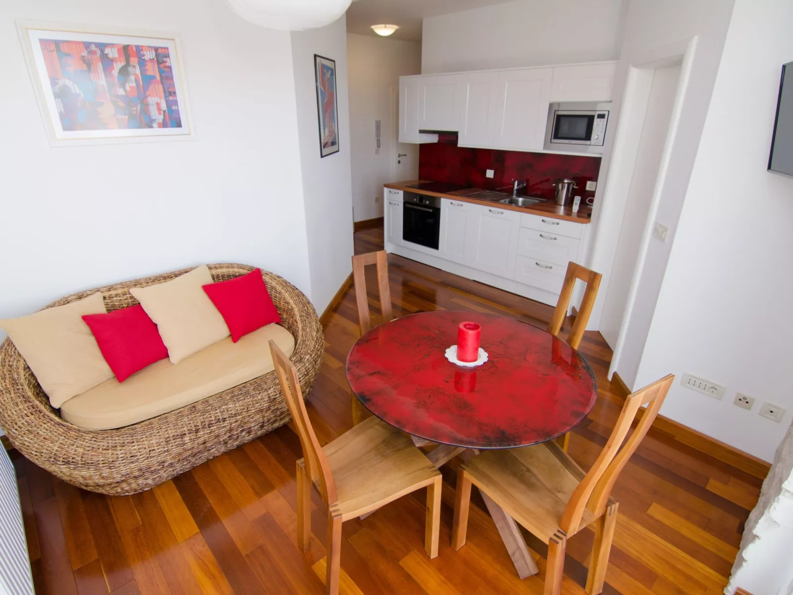 Wohnung für 4 Personen mit Pool-Drinnen