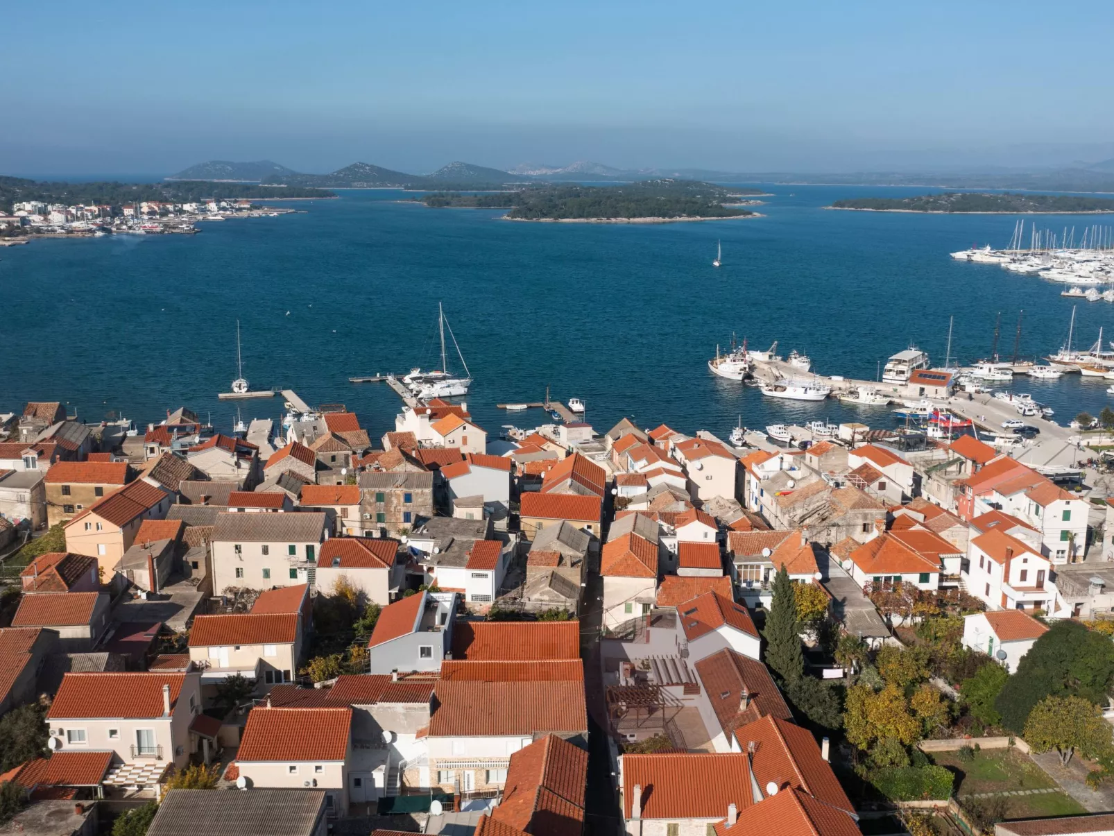 Wohnung mit Garten, Grill und Terrasse-Outside