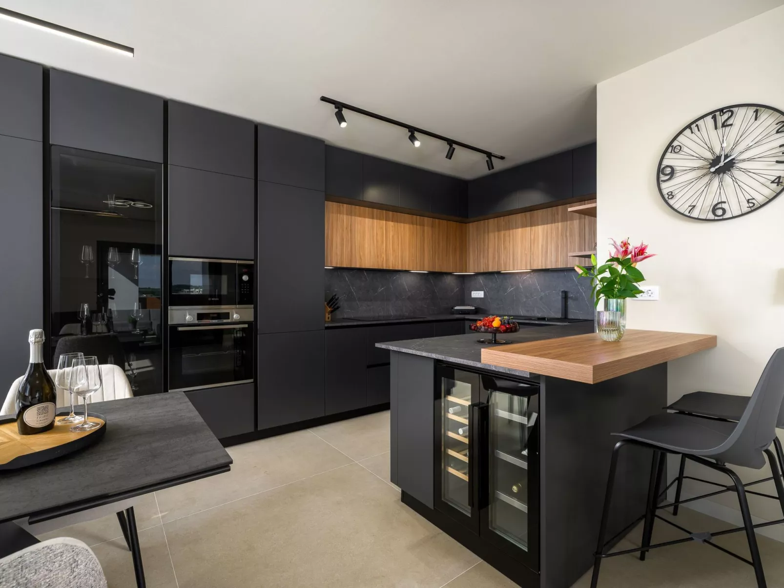 Luxuriöses Penthouse Viki mit Meerblick-Drinnen