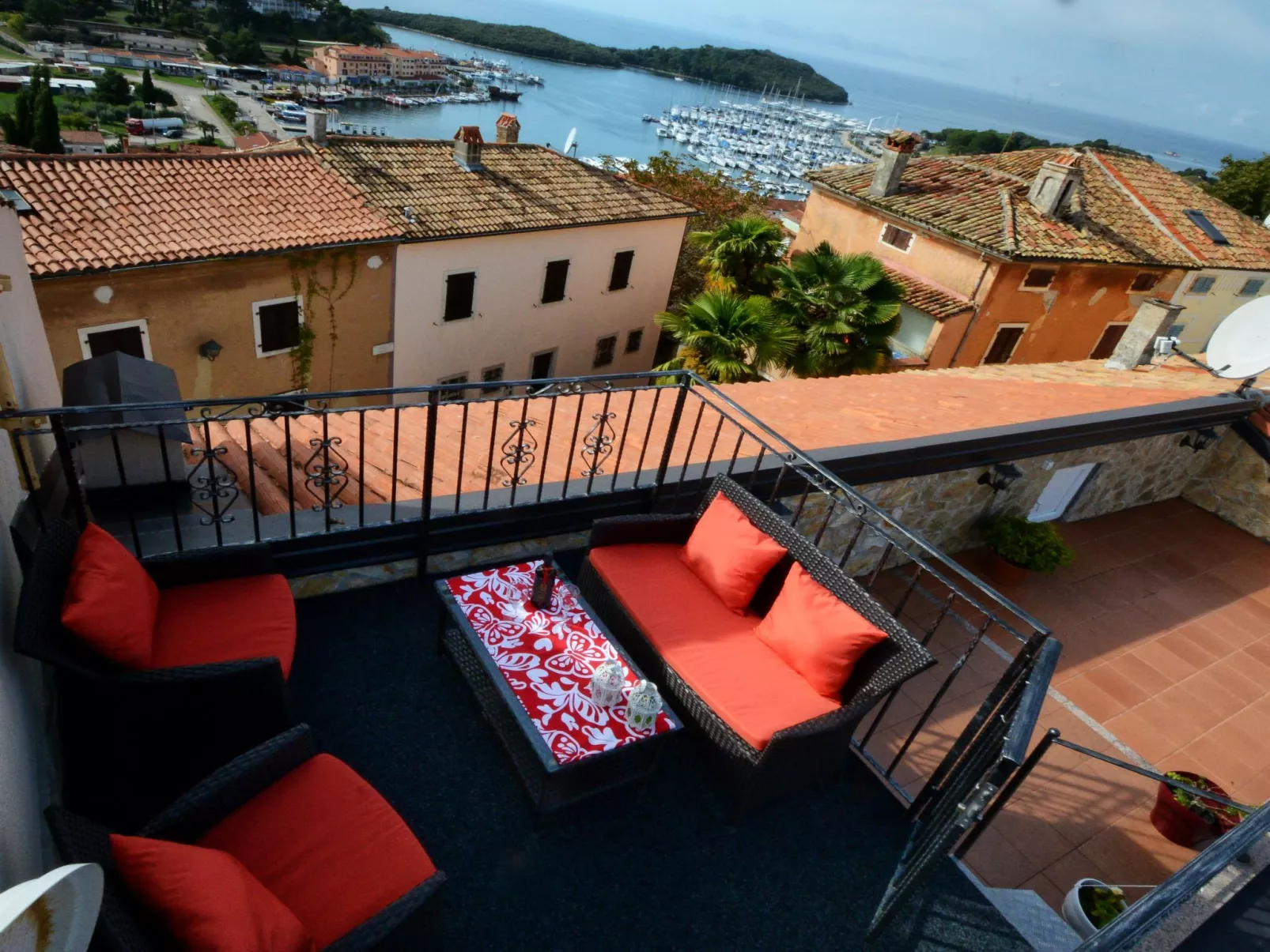 Villa "Bella"-Draußen