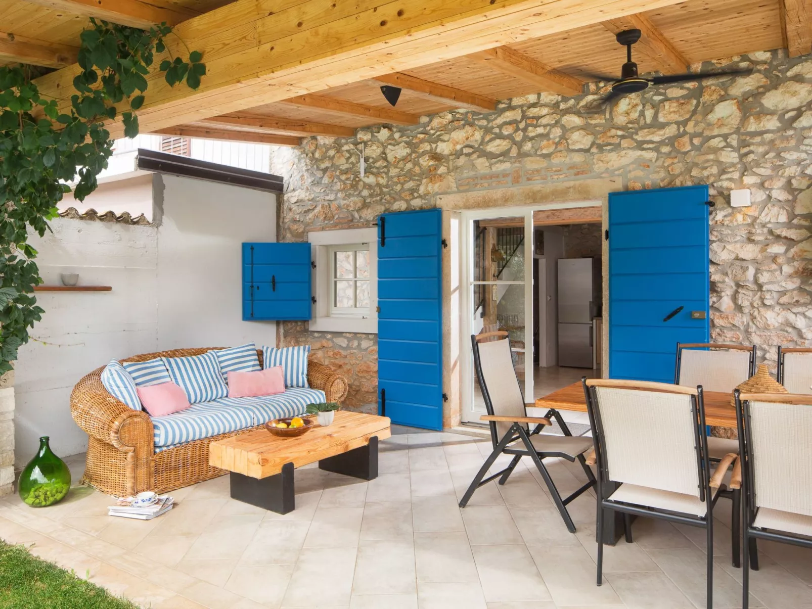 Villa Flavia Traditionelles Steinhaus mit Pool-Inside