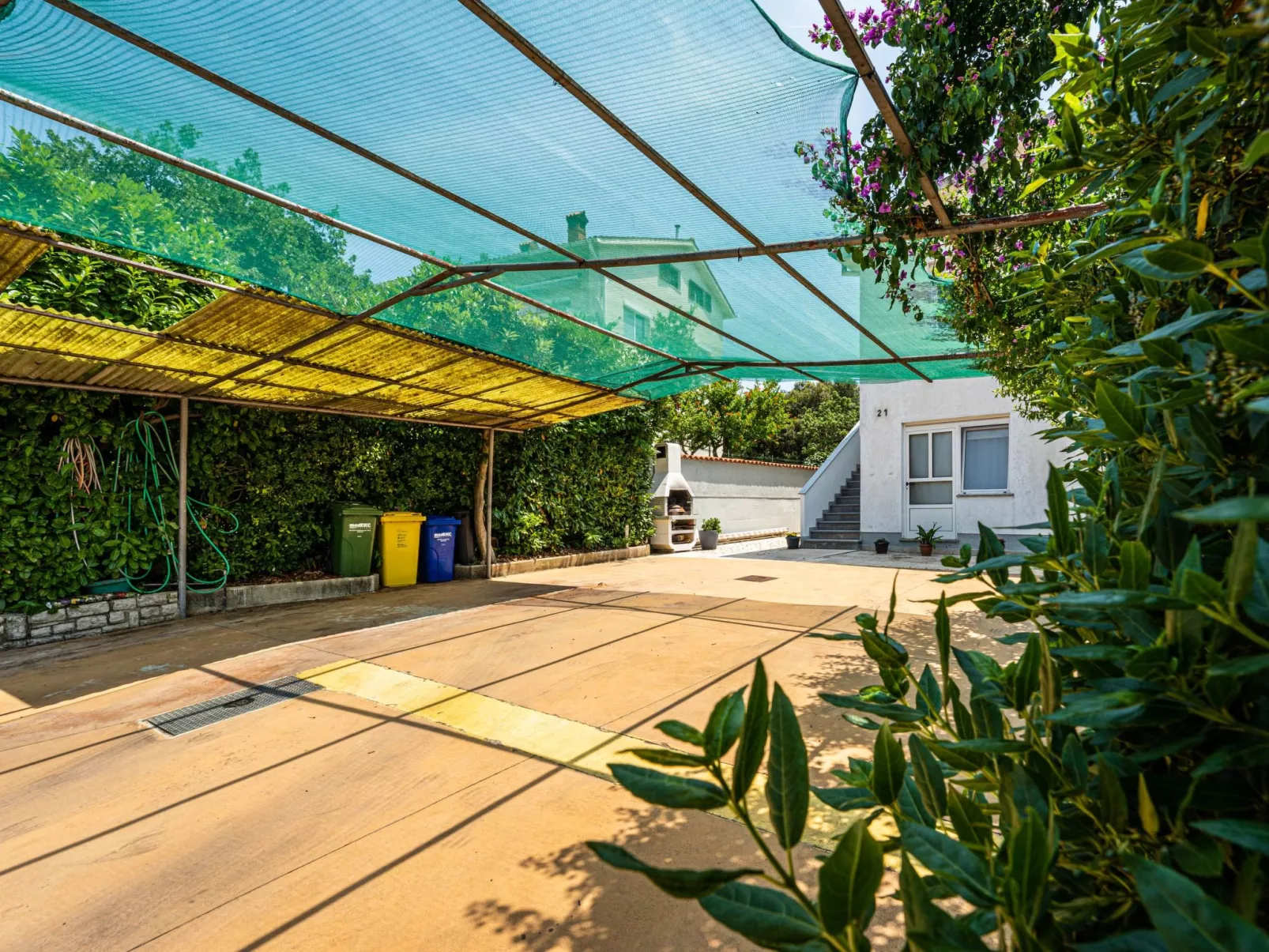 "Darko" mit Balkon-Outside