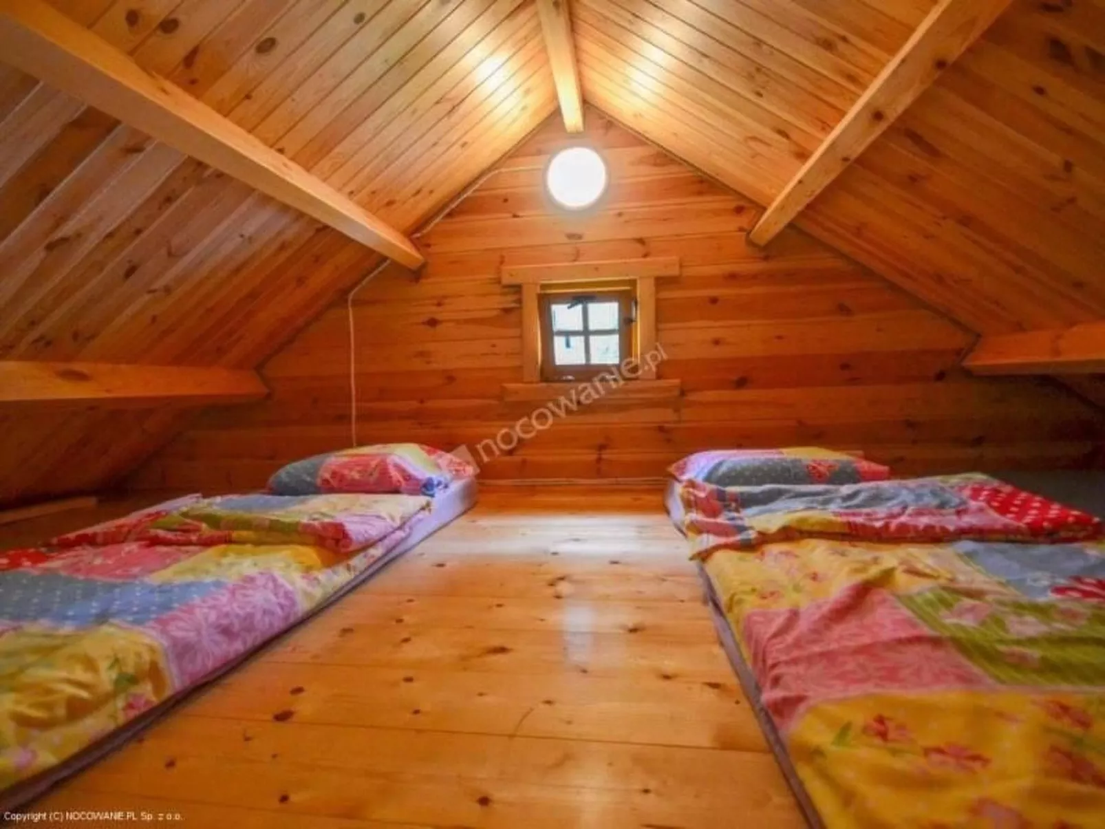 Gemütliches Holzferienhaus mit Grill und Garten-Inside