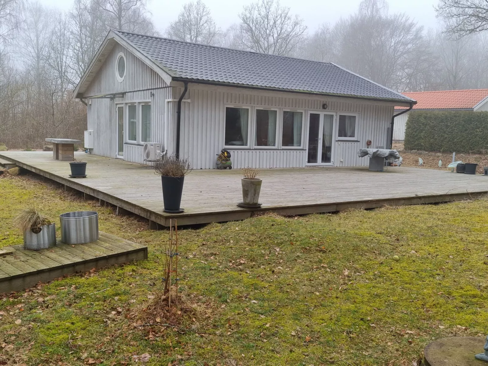 Mit Terrasse, Grill und Garten-Dehors