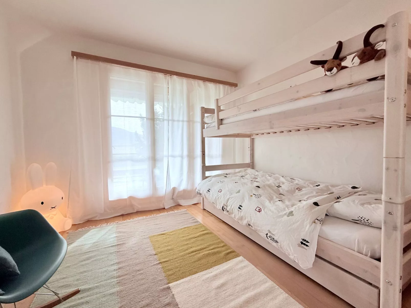 Familienfreundliche und gemütliche 3.5 Wohnung mit Garten-Drinnen