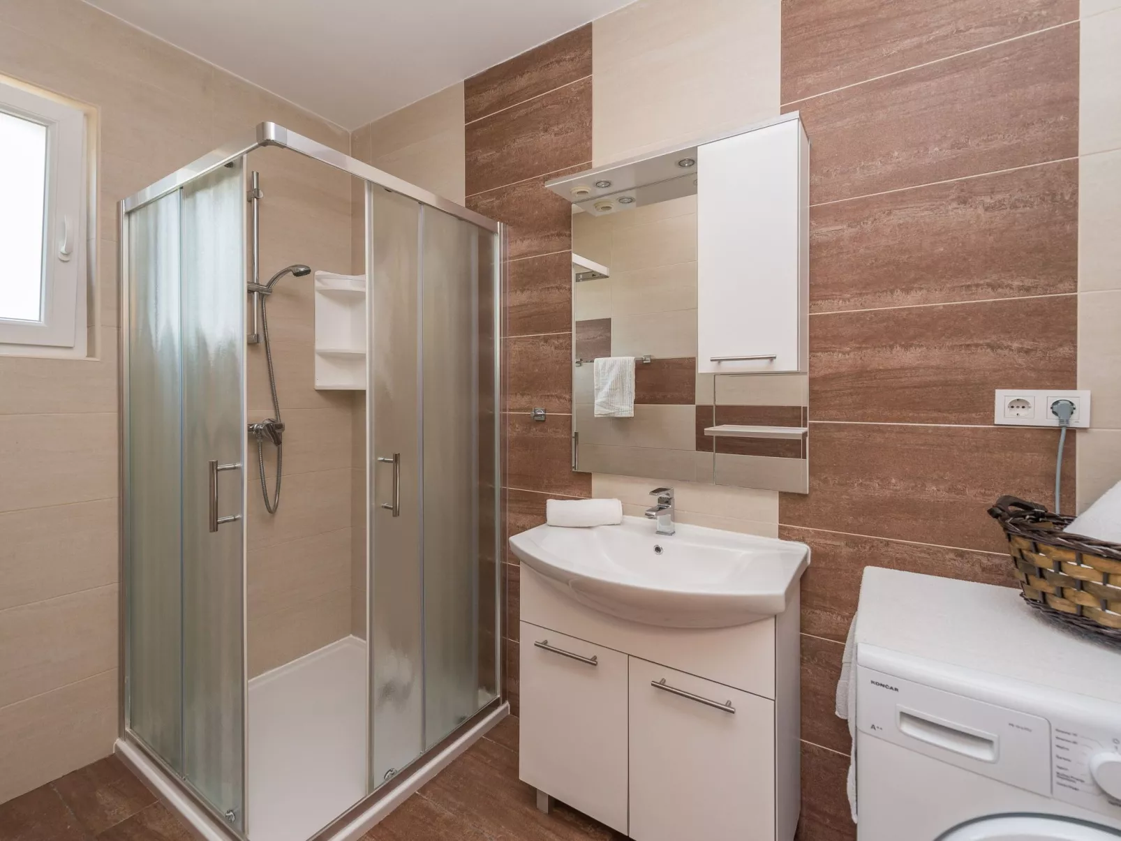 Wohnung Miriam mit Terrasse - TA Leut Agency-Drinnen