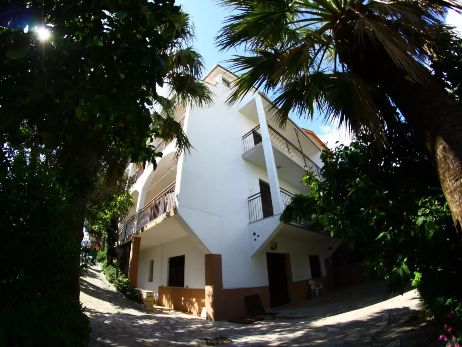 Mit Privatparkplatz-Dehors